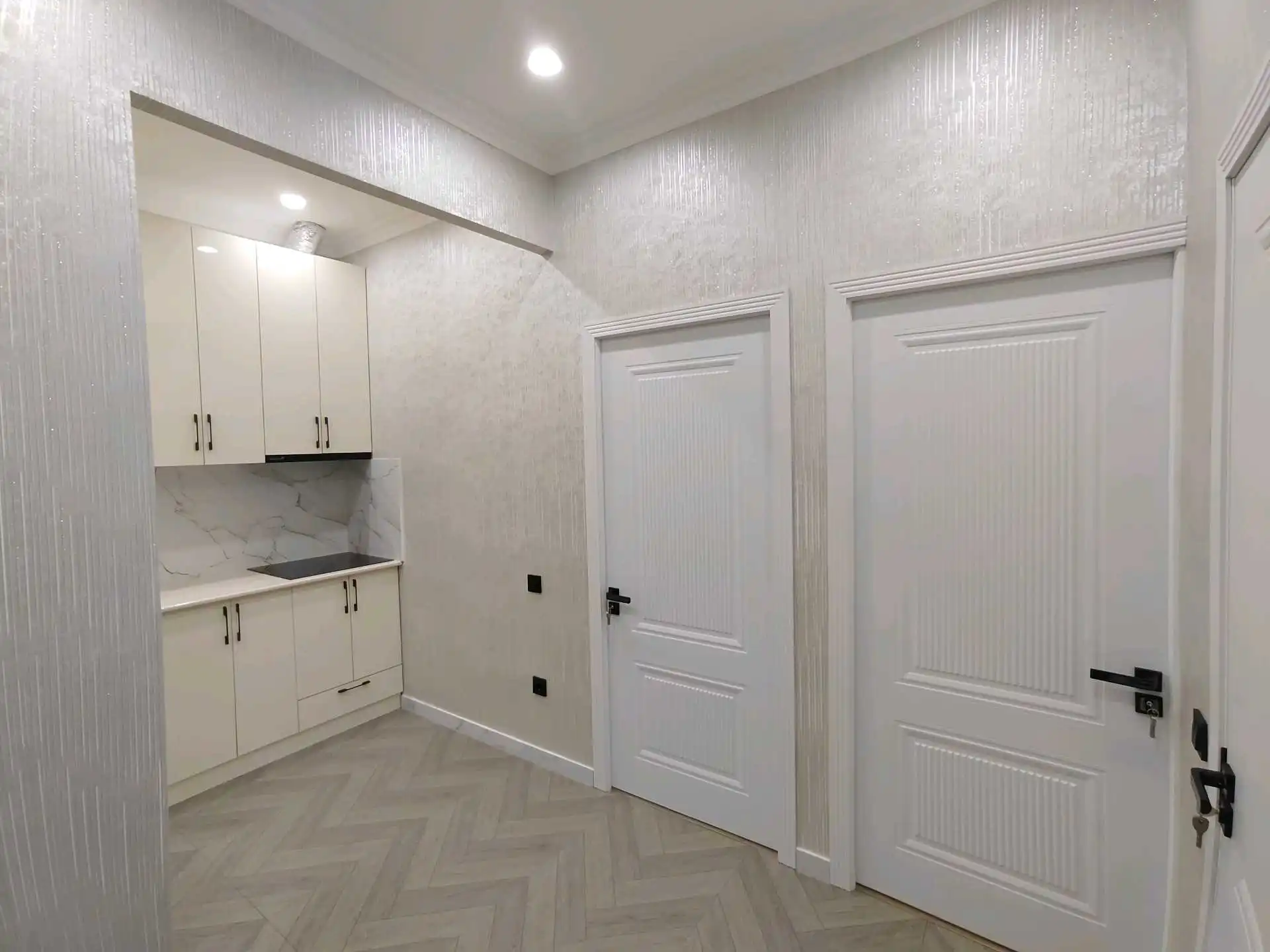 2-к квартира, 14 этаж, 43 м², Маладиёжний — фото 11