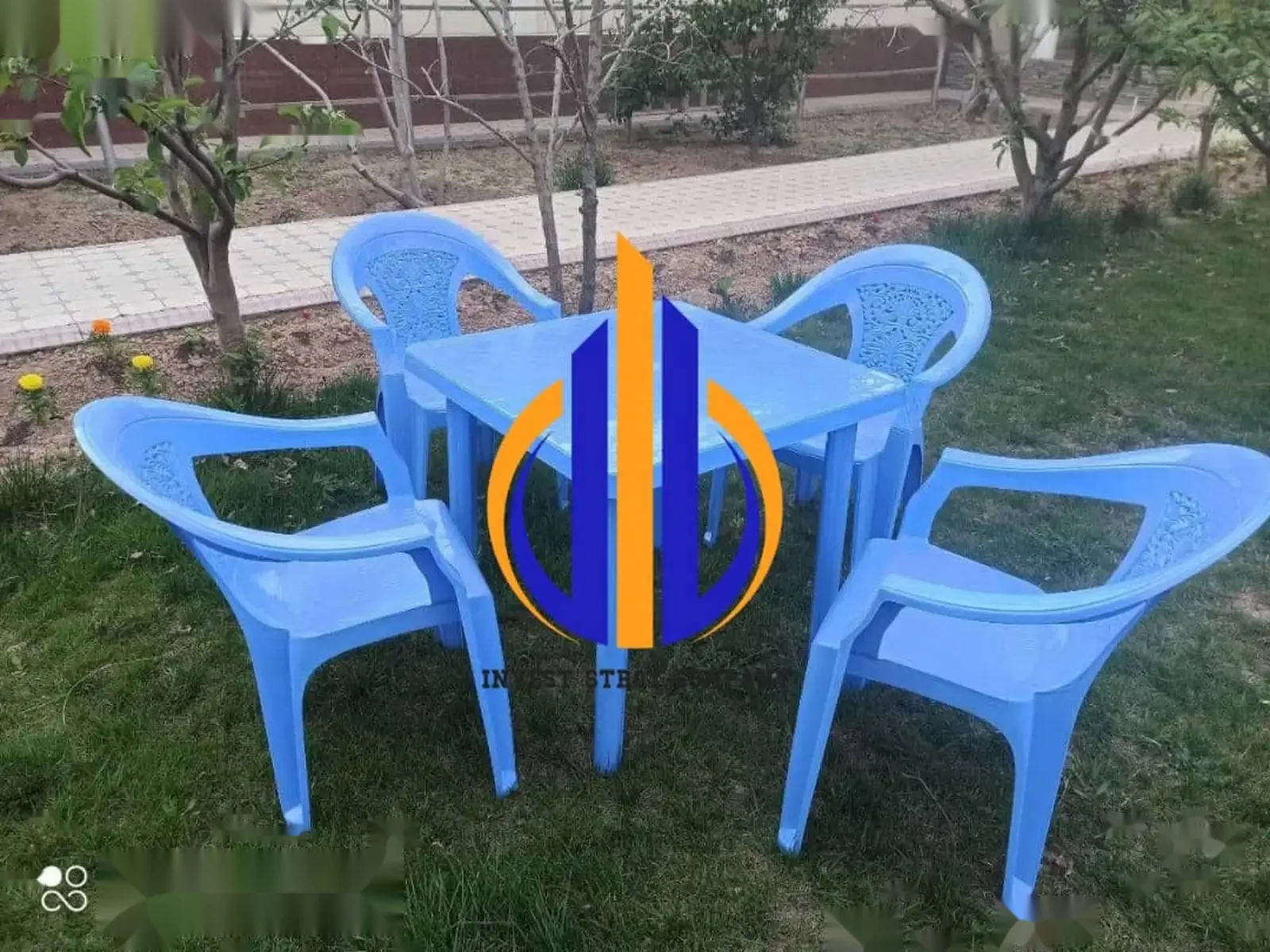 Стол стули пластмассовый
