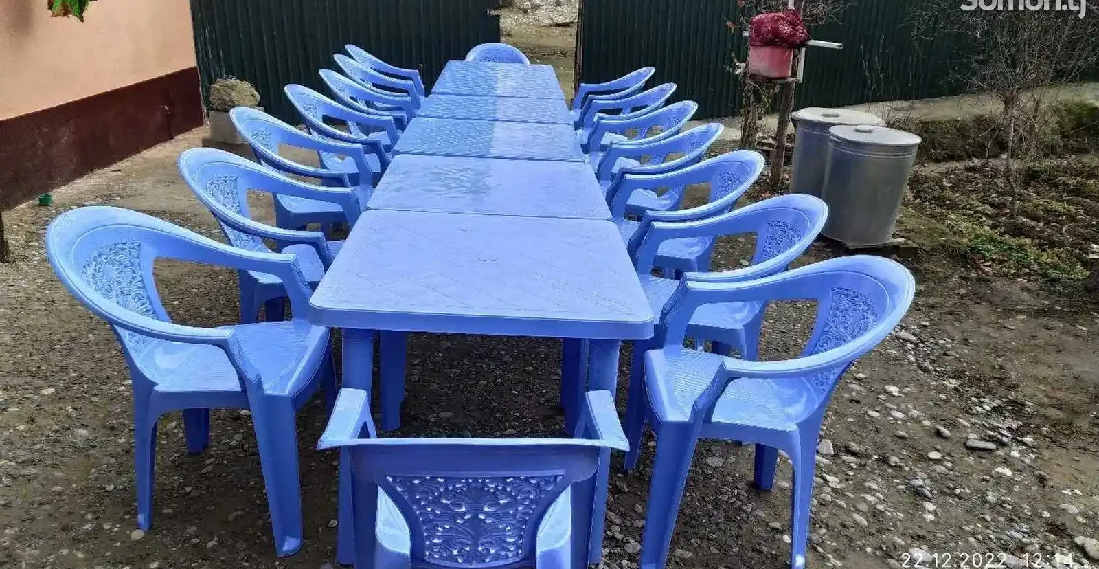 Стол со стульями
