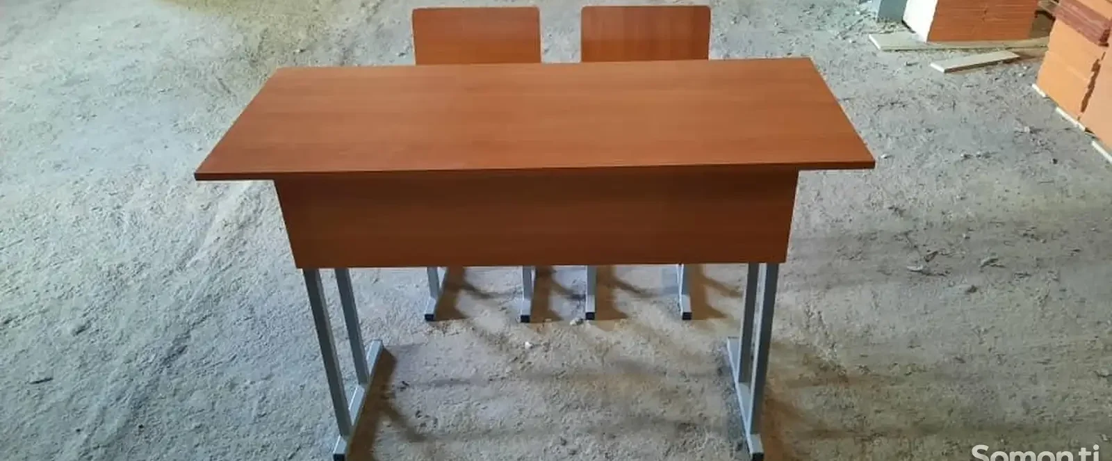 Парта и стулья