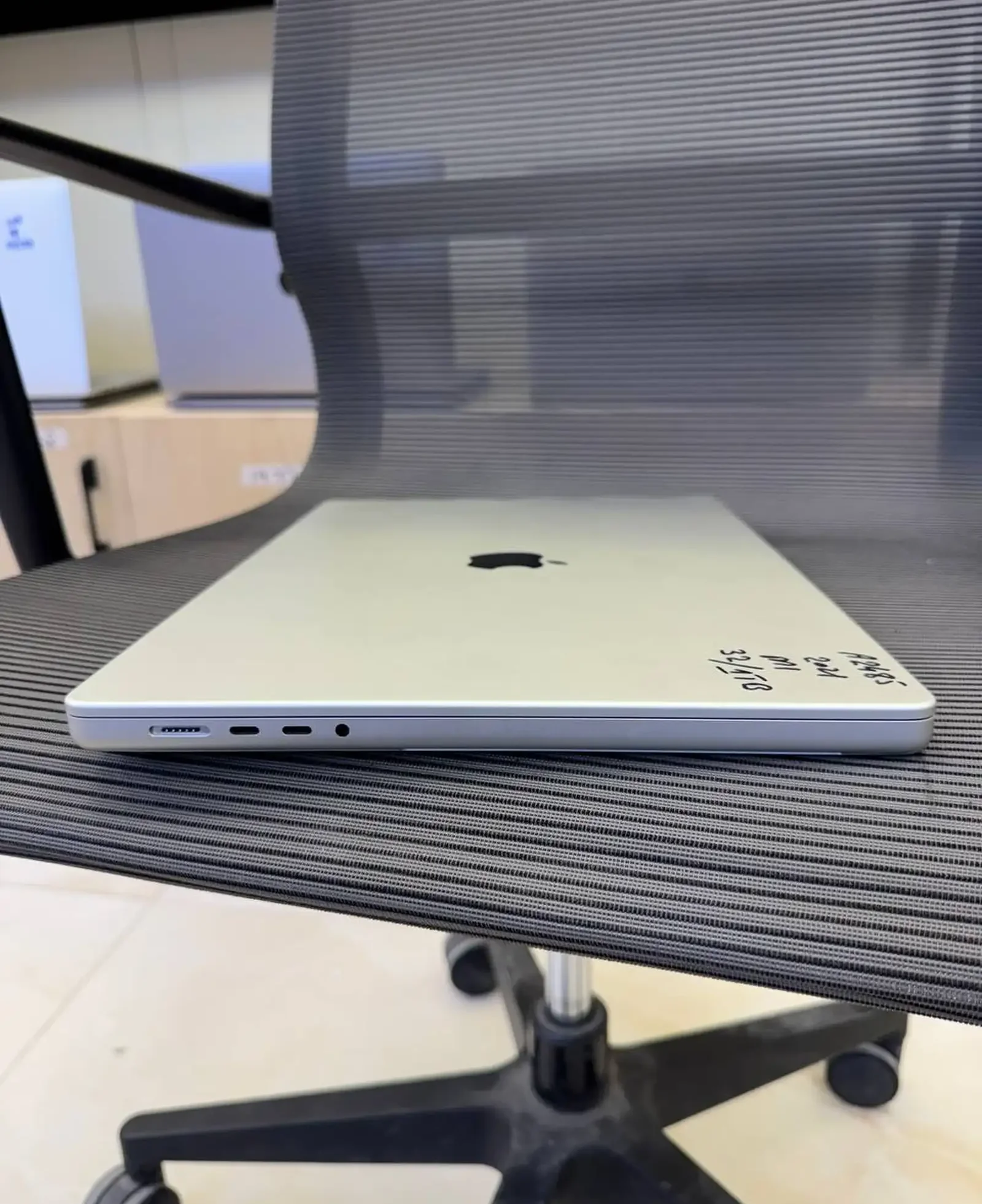 Ноутбук MacBook Pro 16 2021 M1 Pro 32/1TB — фото 6