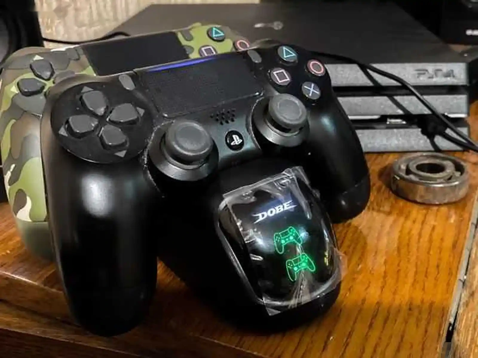 Док станция Dobe для зарядки джойстика Sony Playstation 4 — фото 4