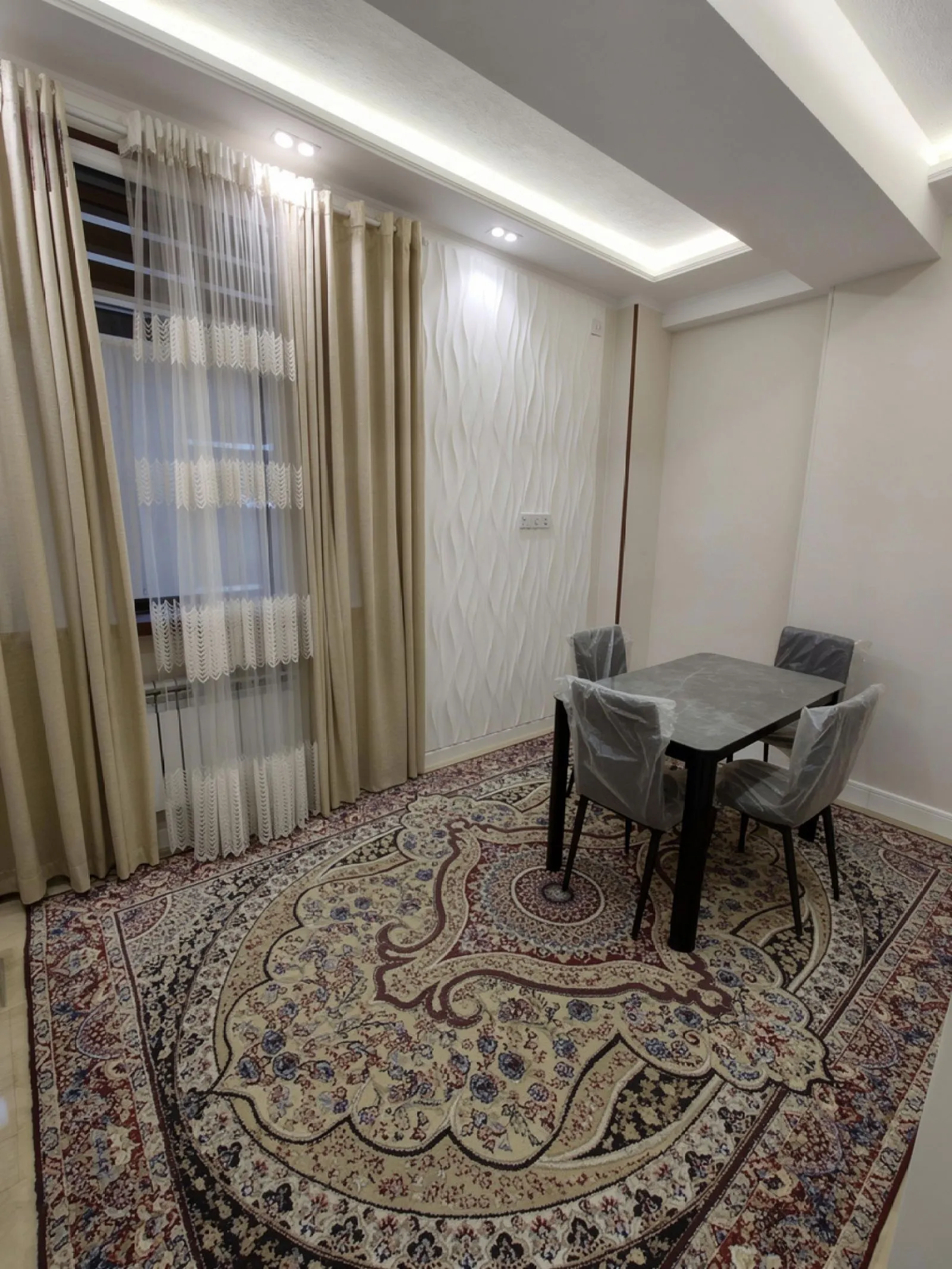 2-к квартира, 3 этаж, 75 м², Рӯ ба рӯи ресторан Зирбак, улица Айни