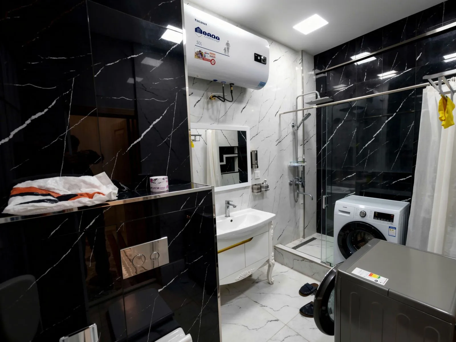 2-к квартира, 3 этаж, 75 м², Рӯ ба рӯи ресторан Зирбак, улица Айни