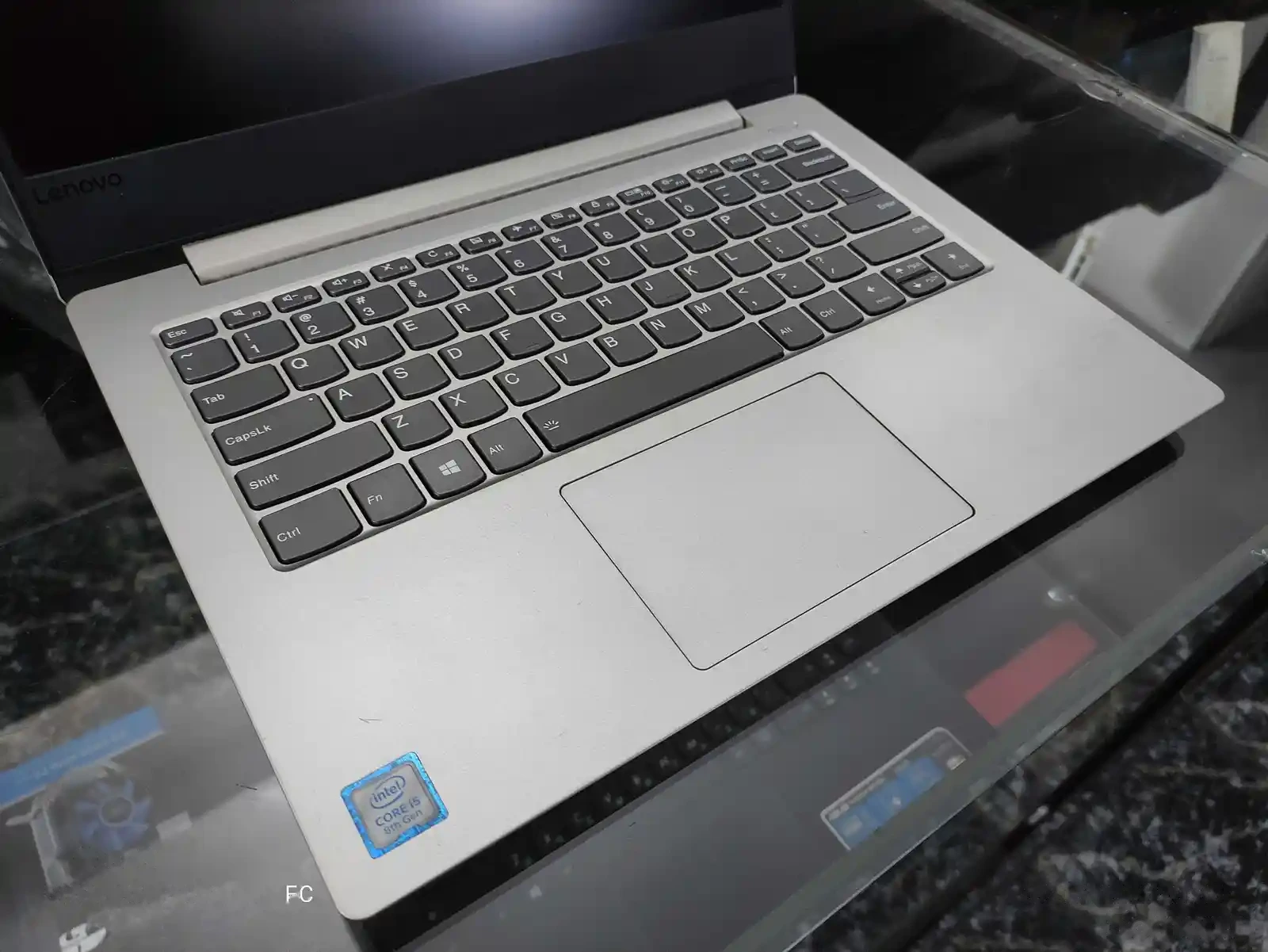 Ноутбук Lenovo Ideapad 330S Core i5-8250U 8GB/256GB SSD — фото 5