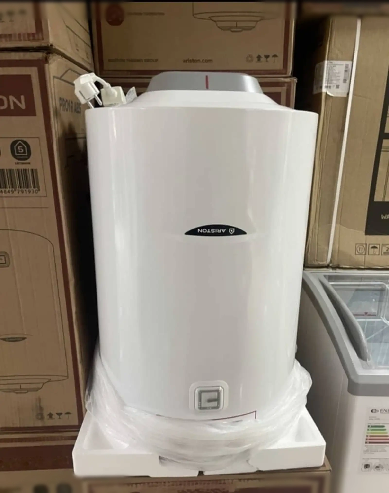 Водонагреватель Ariston 80л. ABS