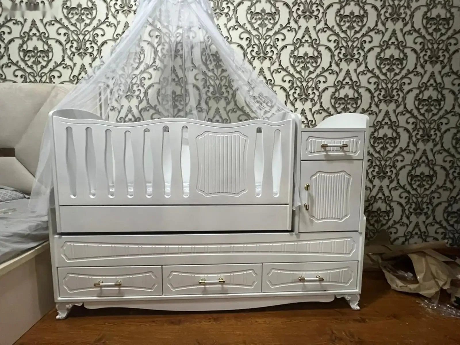 Колыбель со шкафом