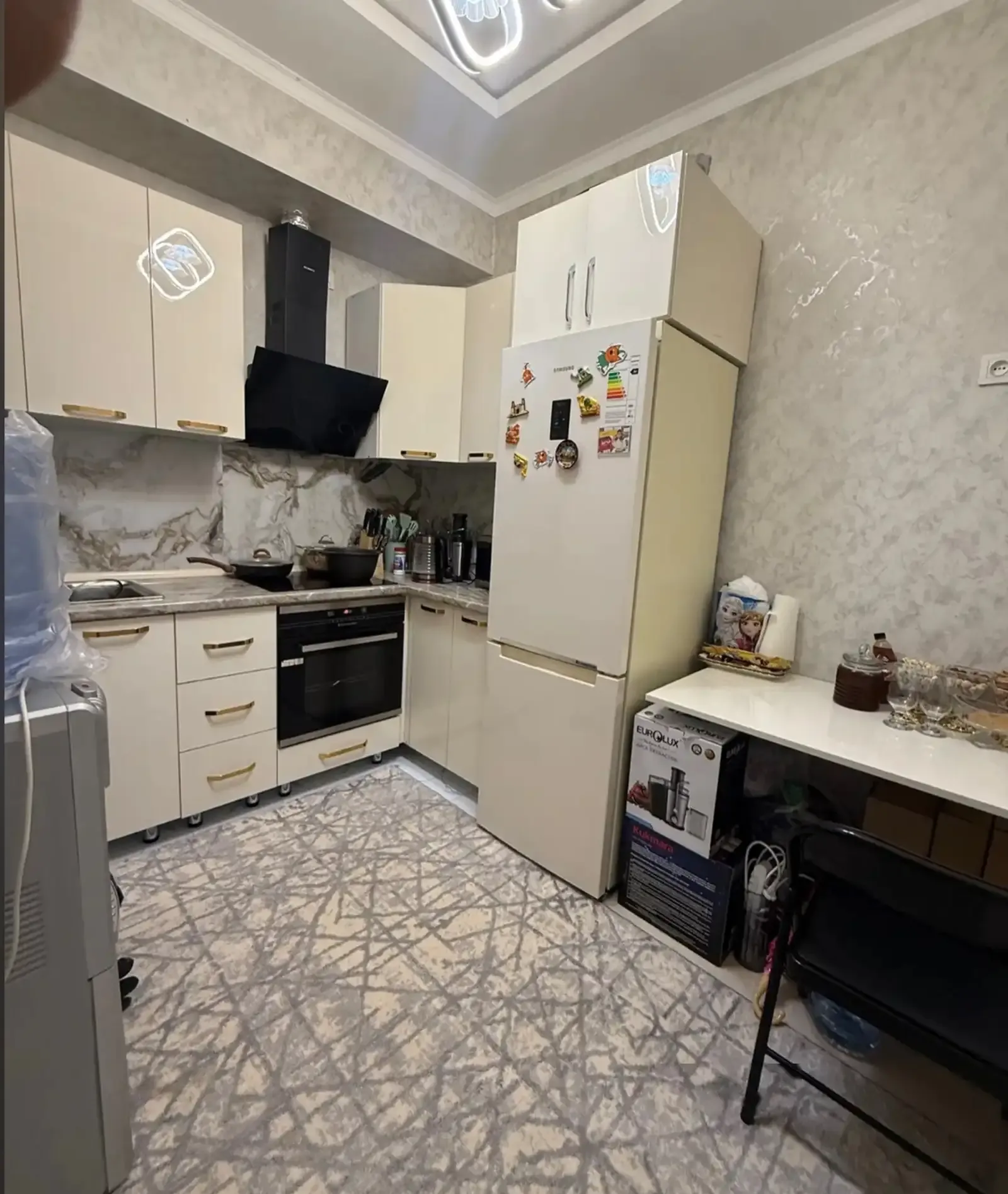 2-комн. квартира, 16 этаж, 70м², шохмансур
