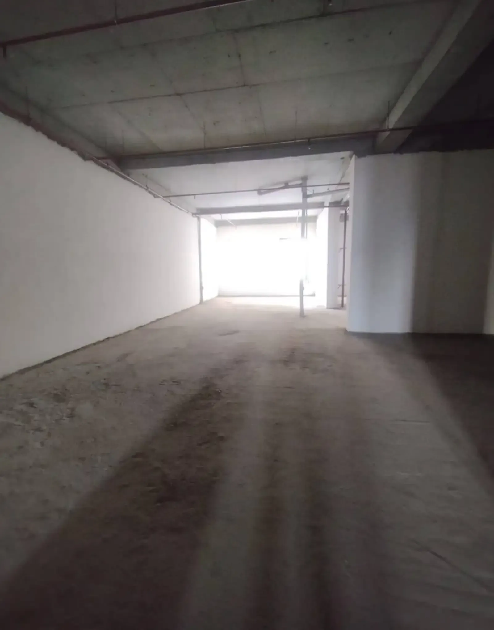 Помещение под магазин / салон, 1200м², Сино
