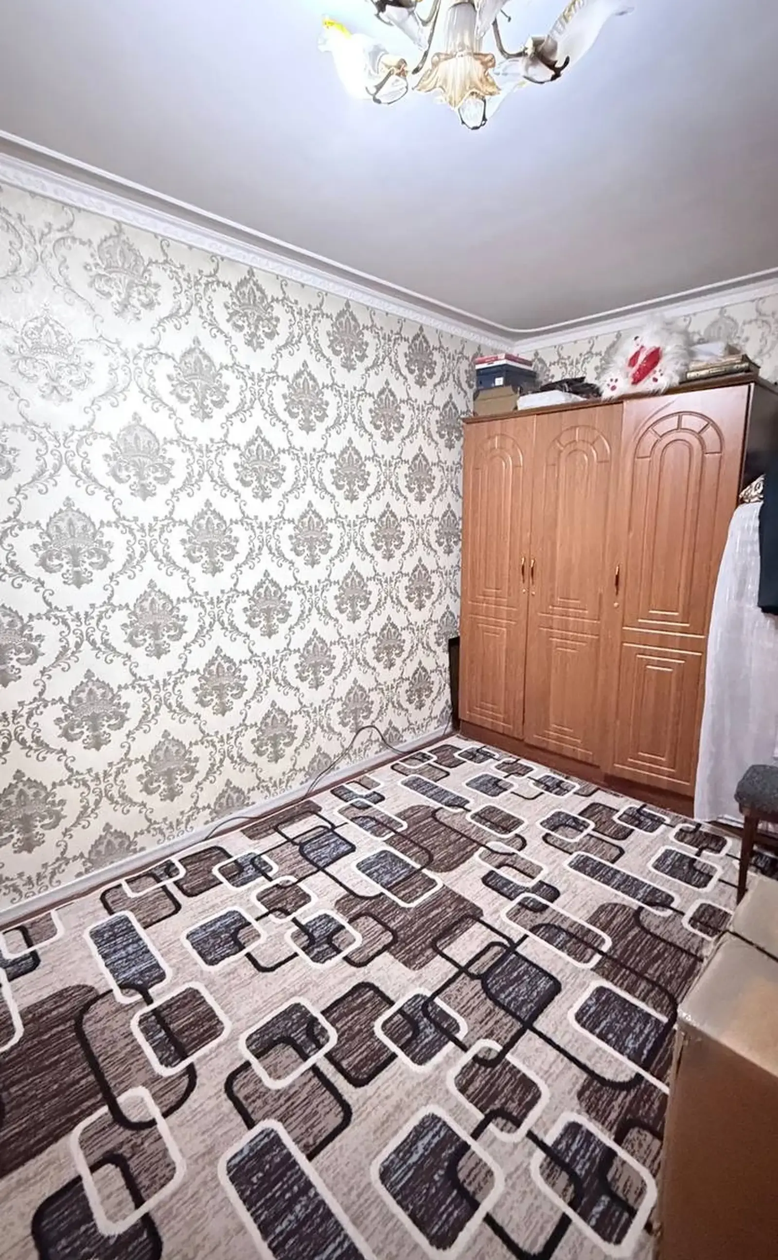 3-комн. квартира, 1 этаж, 76 м², Сино 103мкр Сияриен