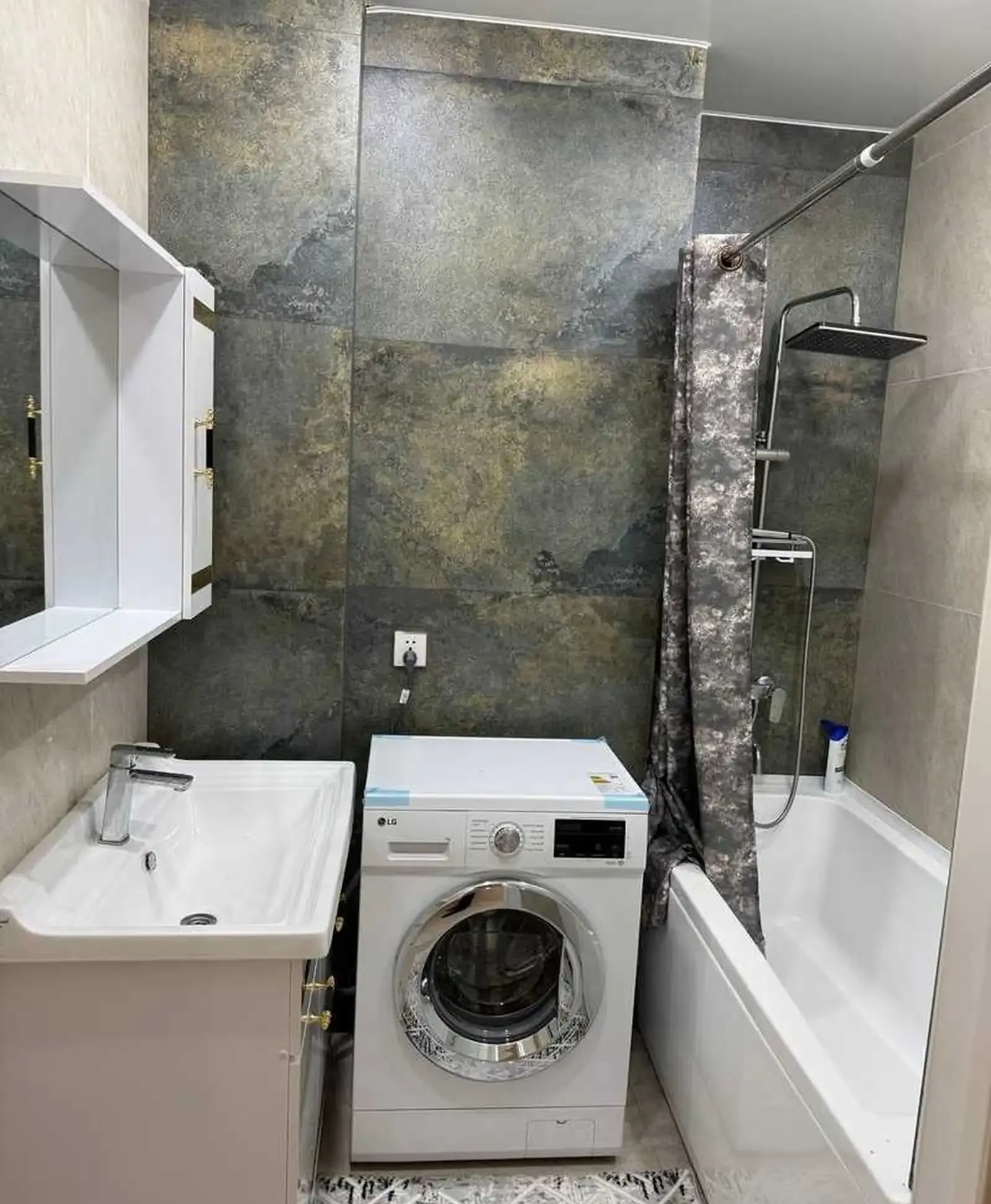 3-комн. квартира, 4 этаж, 117м², Спартак