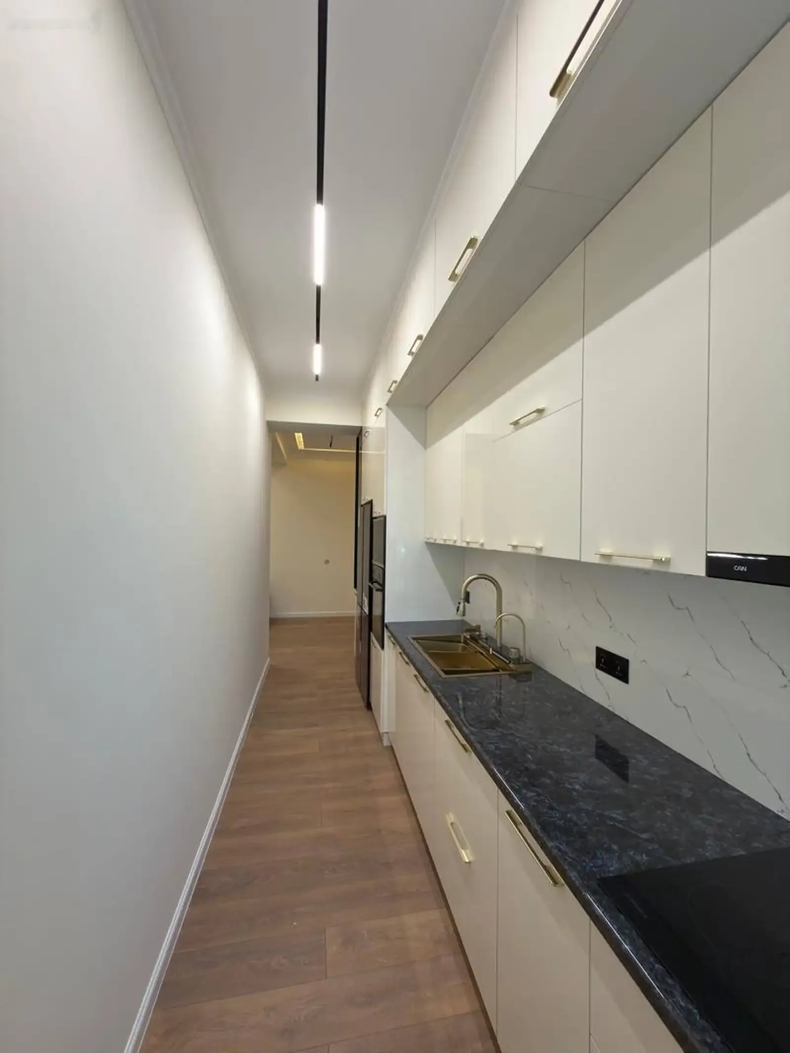 5-комн. квартира, 3 этаж, 170 м², И. Сомони