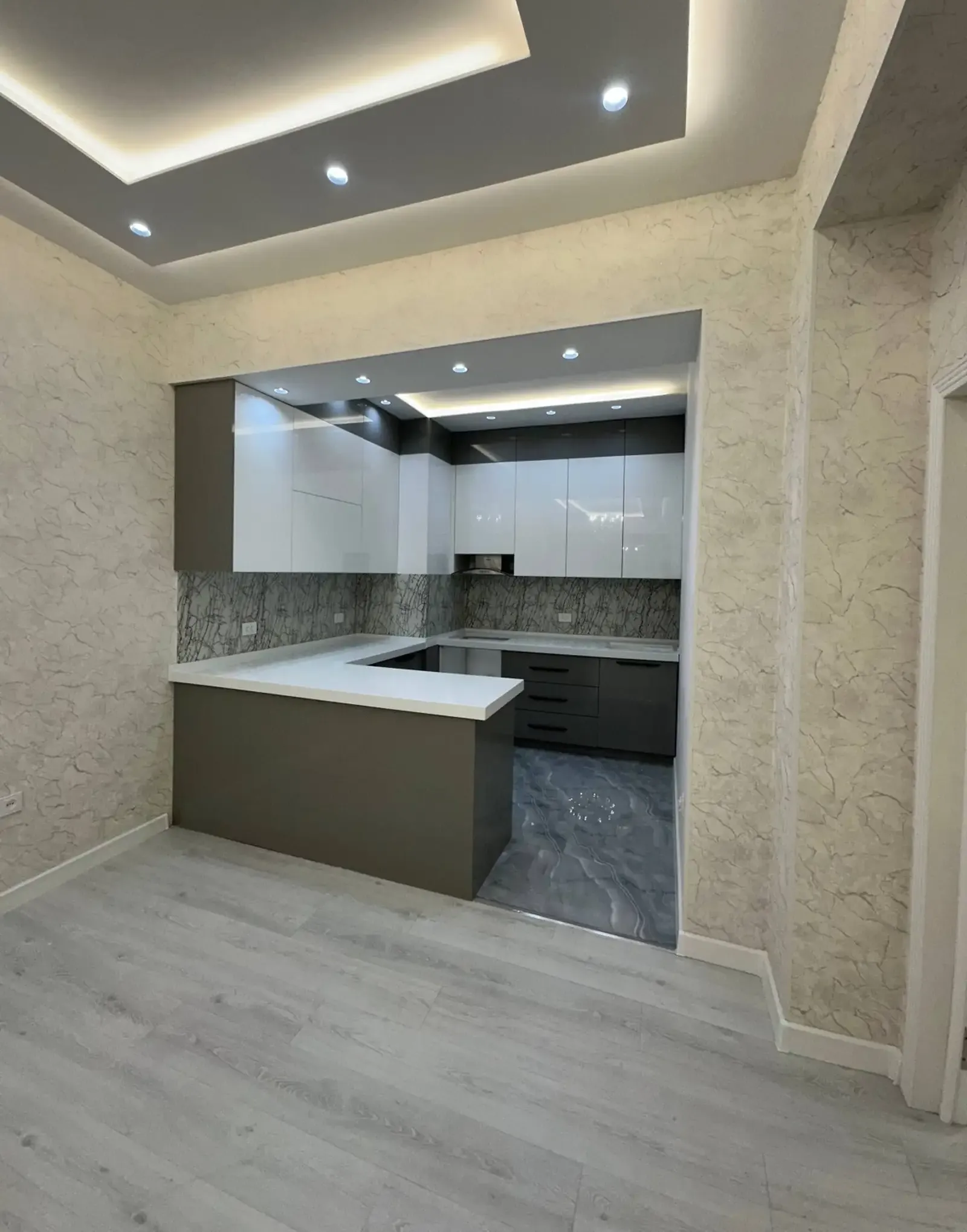 3-комн. квартира, 16 этаж, 104 м², Спартак