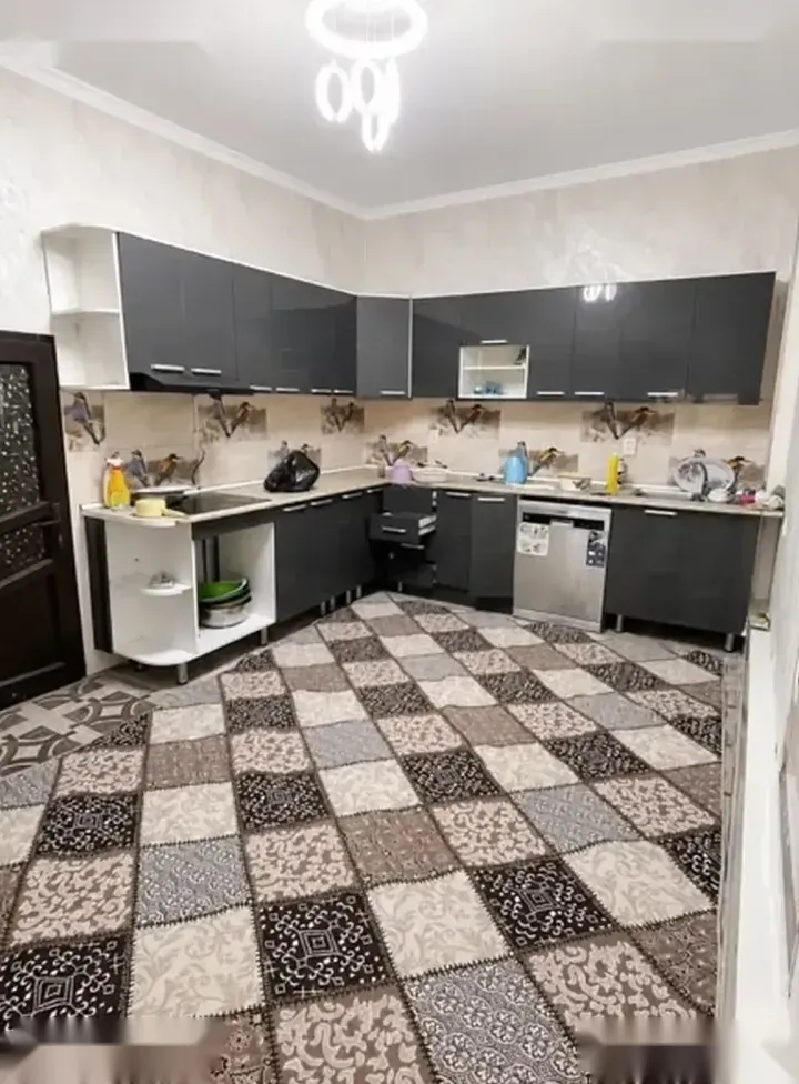 3-этажный, 8 комнатный дом, 350 м², Сино