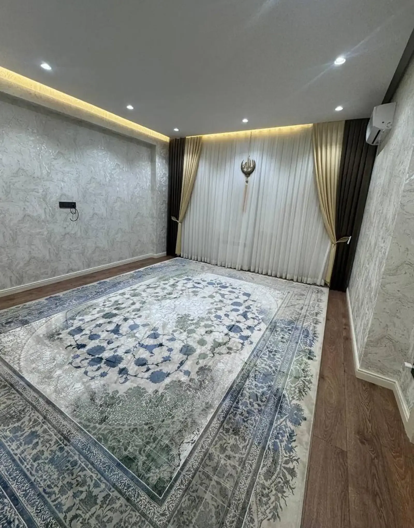 3-комн. квартира, 4 этаж, 93 м², шоҳмансур