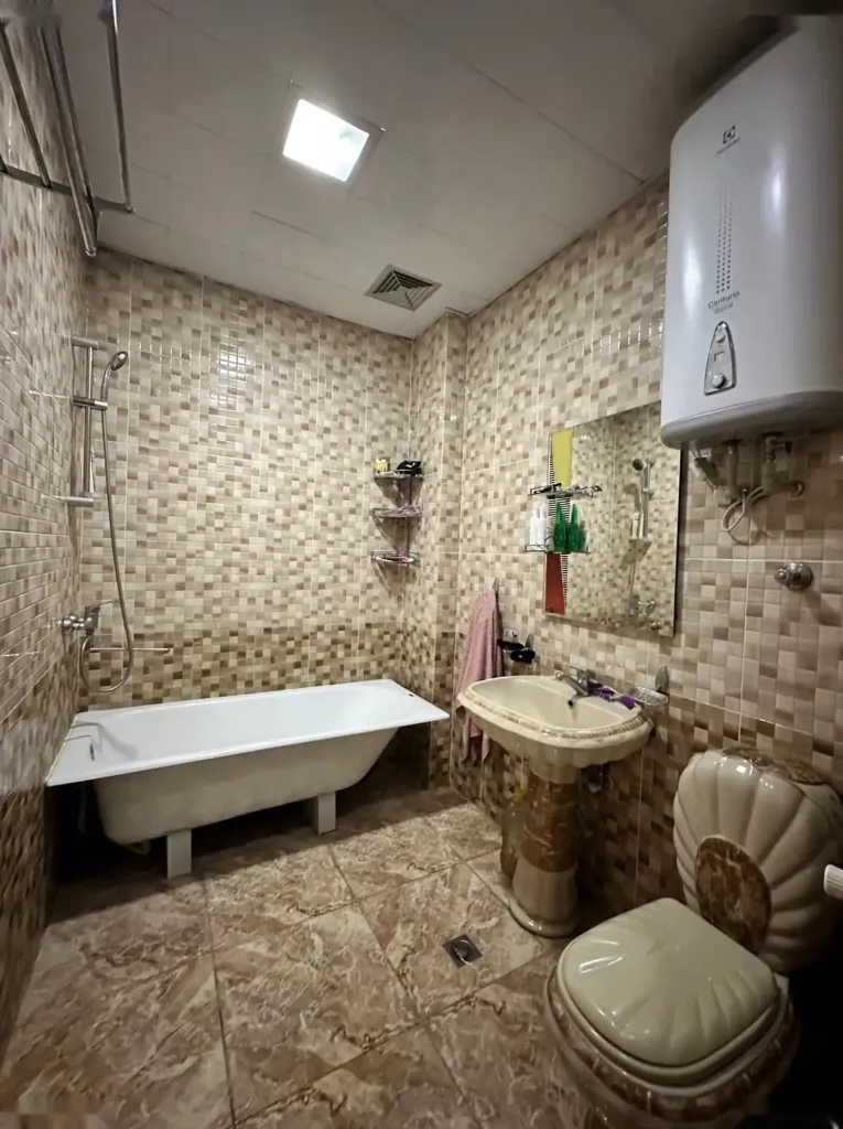 3-этажный, 9 комнатный дом, 780 м², 112 мкр, АЗС Зоир-Ойл, Кольцевая Калинина, Сино