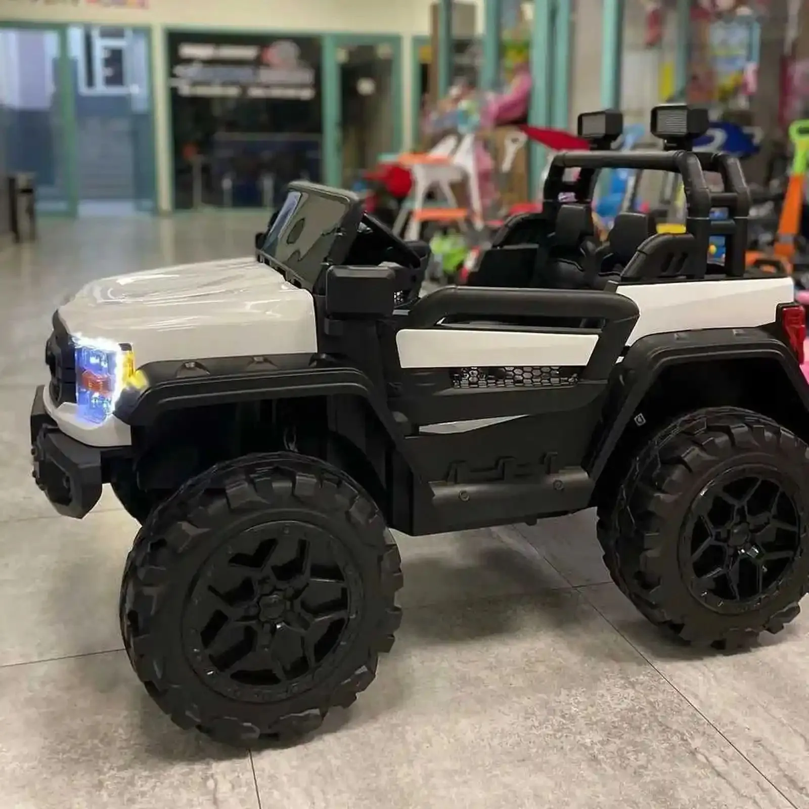 Детский электромобиль