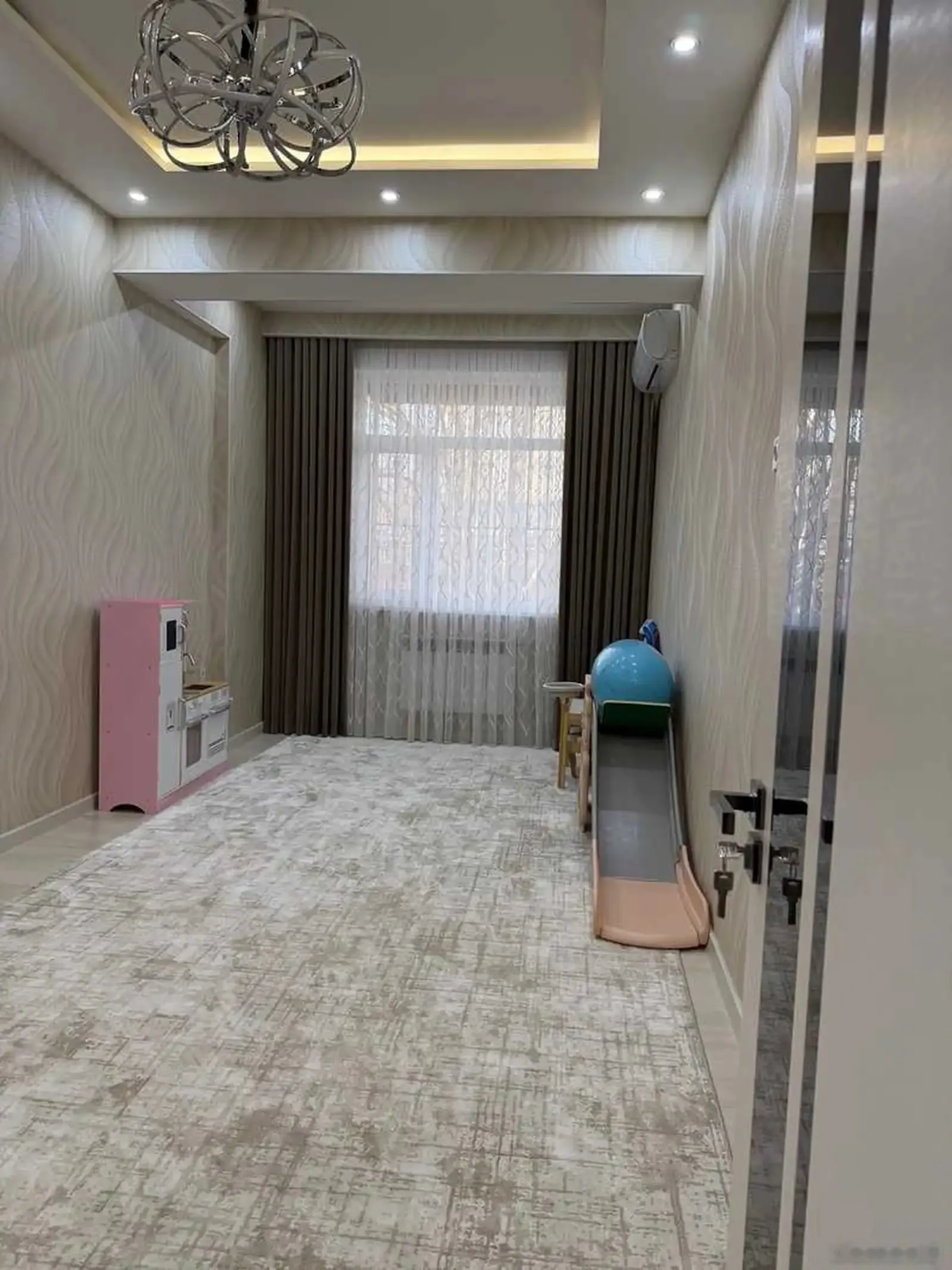 4-к квартира, 4 этаж, 125 м², гранд отел