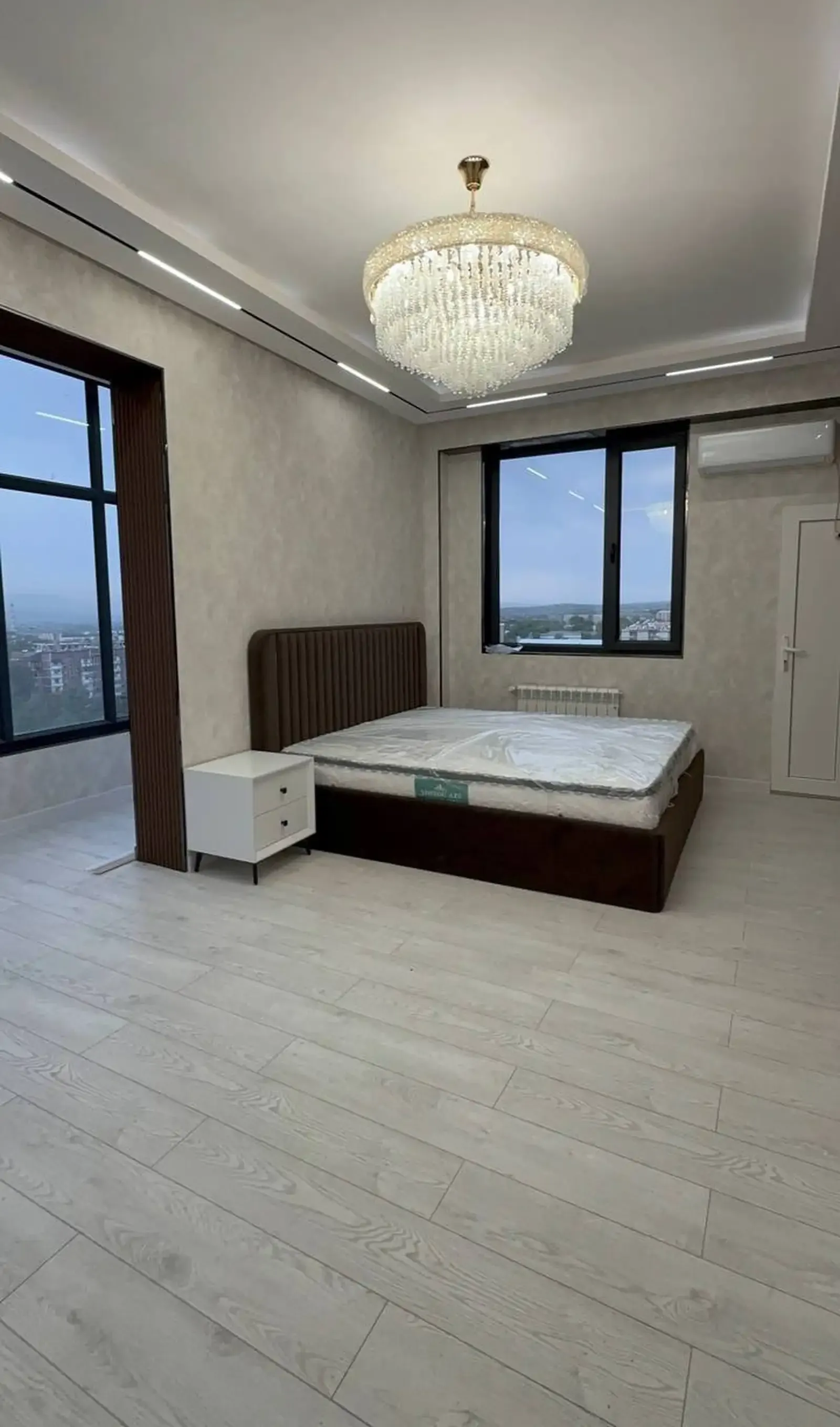 3-комн. квартира, 11 этаж, 111 м², Сино, 82 мкр, Сити Молл