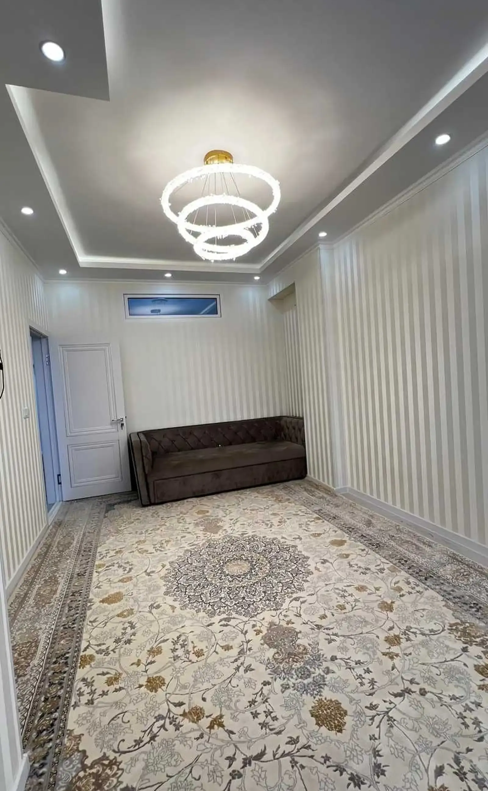 3-комн. квартира, 13 этаж, 70м²,Голубой экран