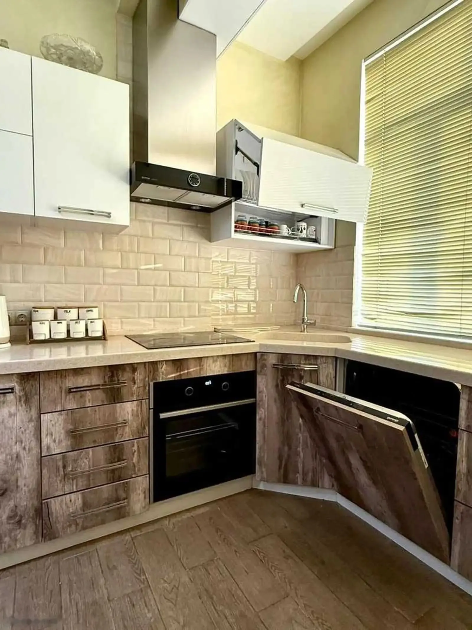 4-к квартира, 5 этаж, 115 м², Сомони