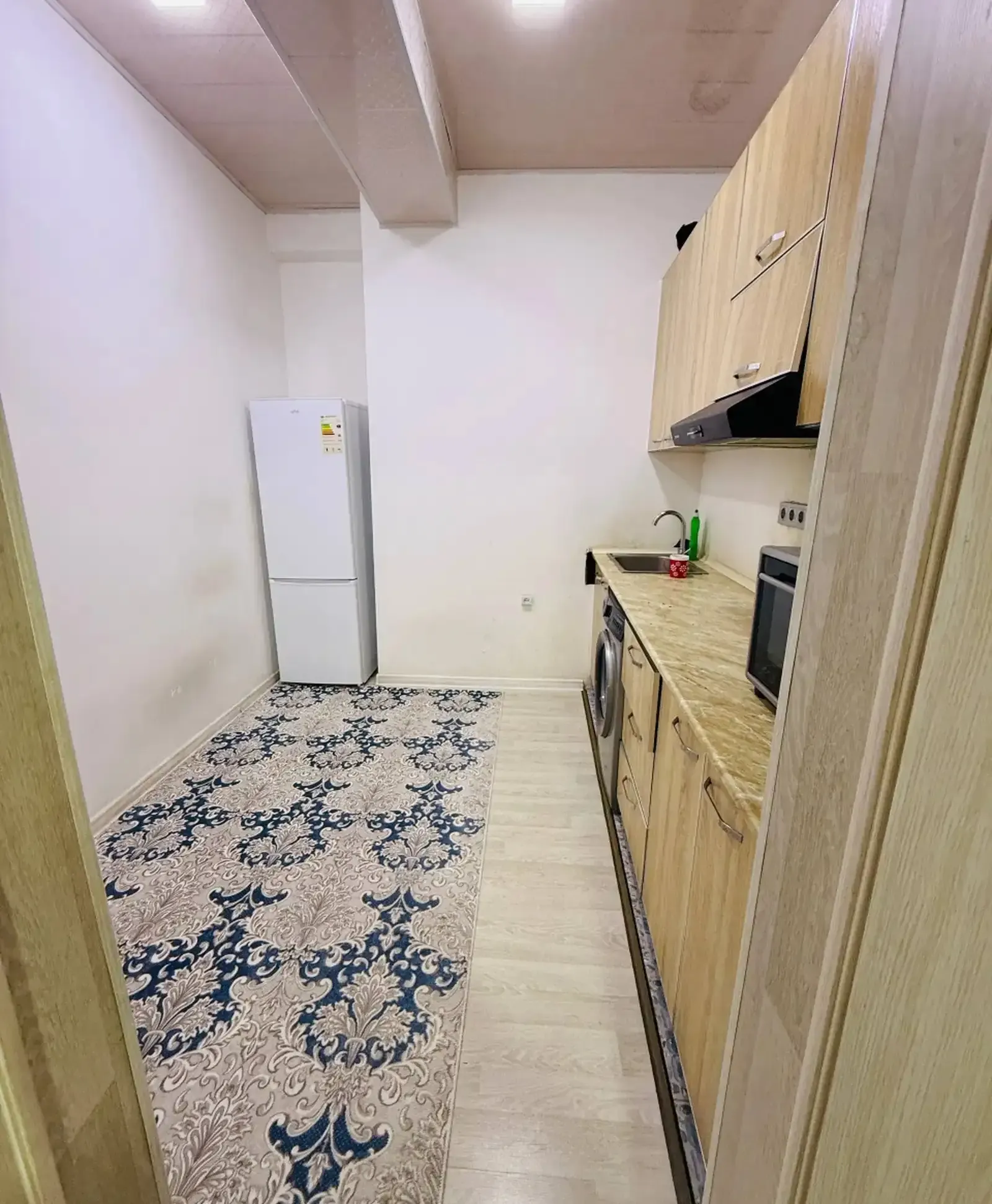 2-комн. квартира, 7 этаж, 65м², 112 мкр  Кафеи Суман