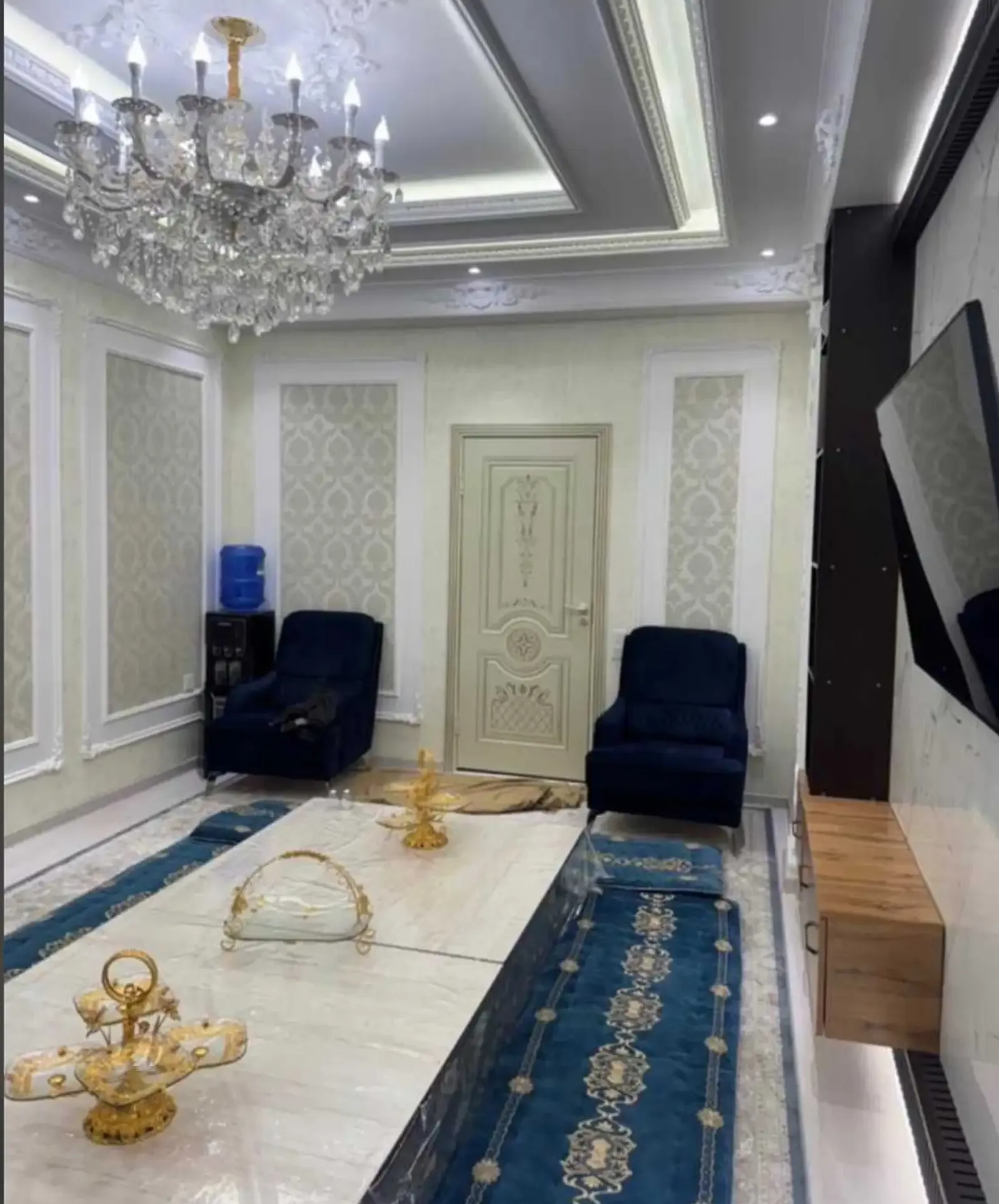 3-к квартира, 11 этаж, 100 м², шохмансур