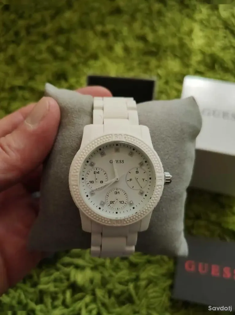 Часы Guess W0944L1