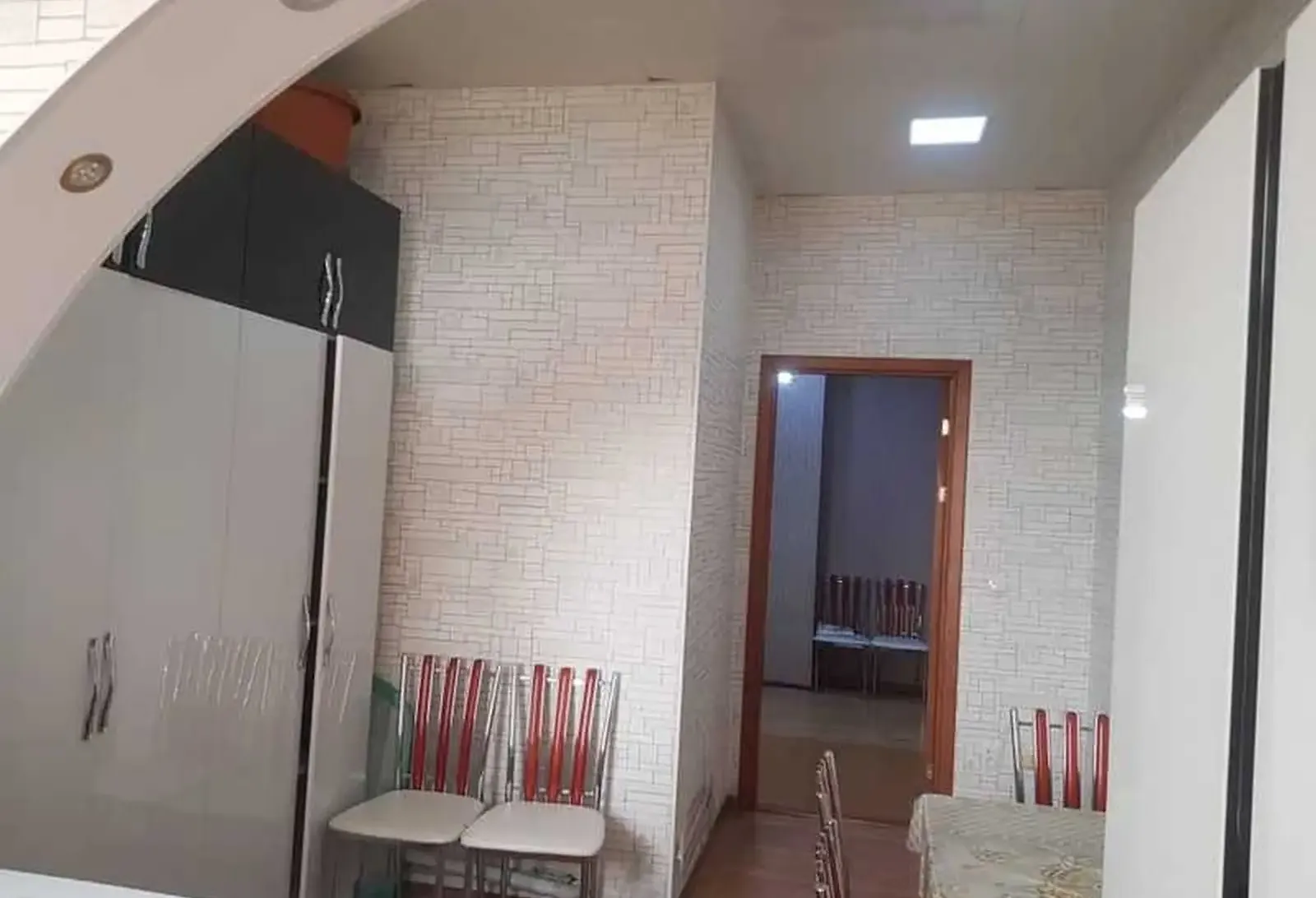 3-комн. квартира, 5 этаж, 105м², Сино