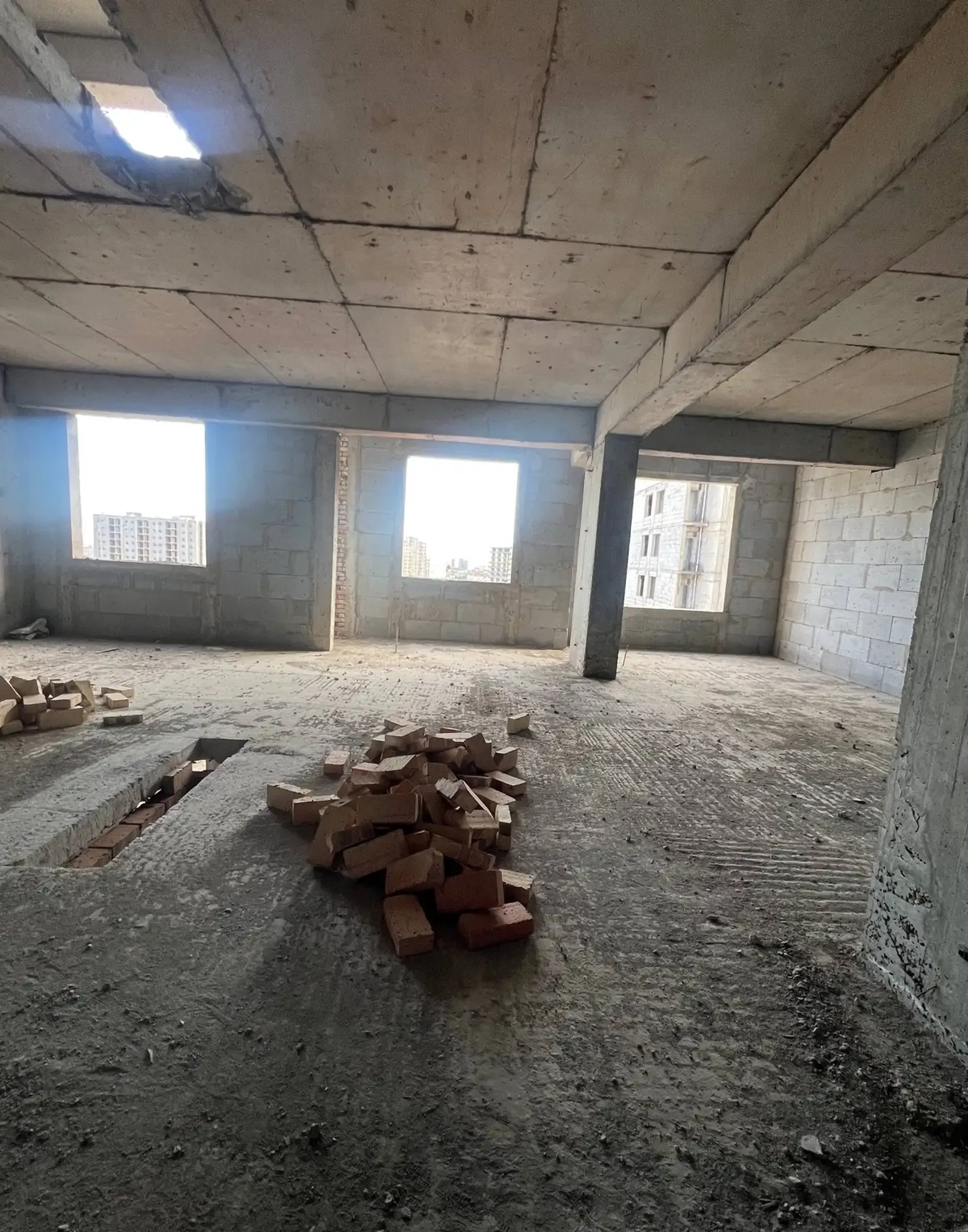 3-комн. квартира, 11 этаж, 93 м², Ёвари главный