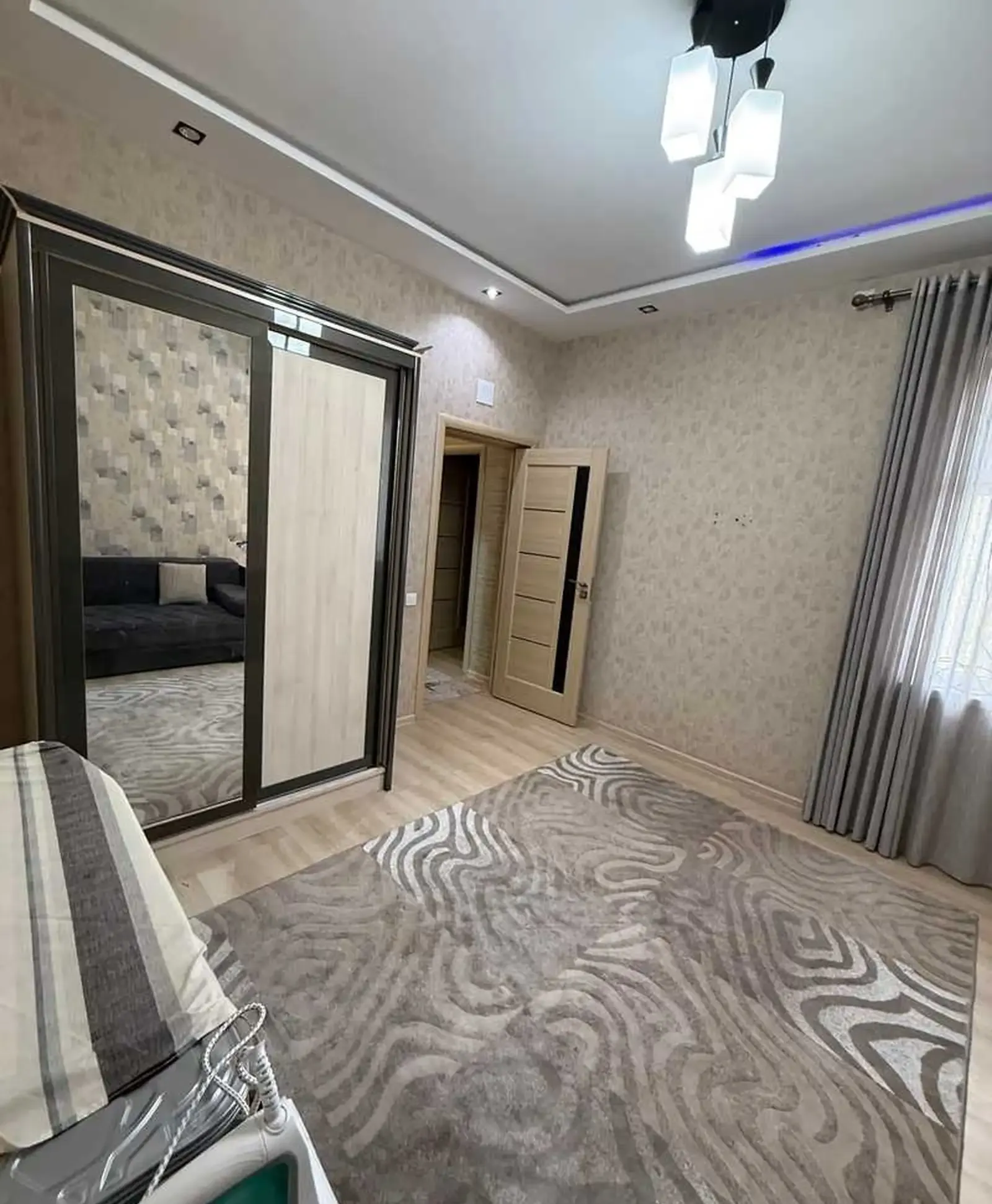 3-комн. квартира, 8 этаж, 102м², Ёвари Кохи Борбад