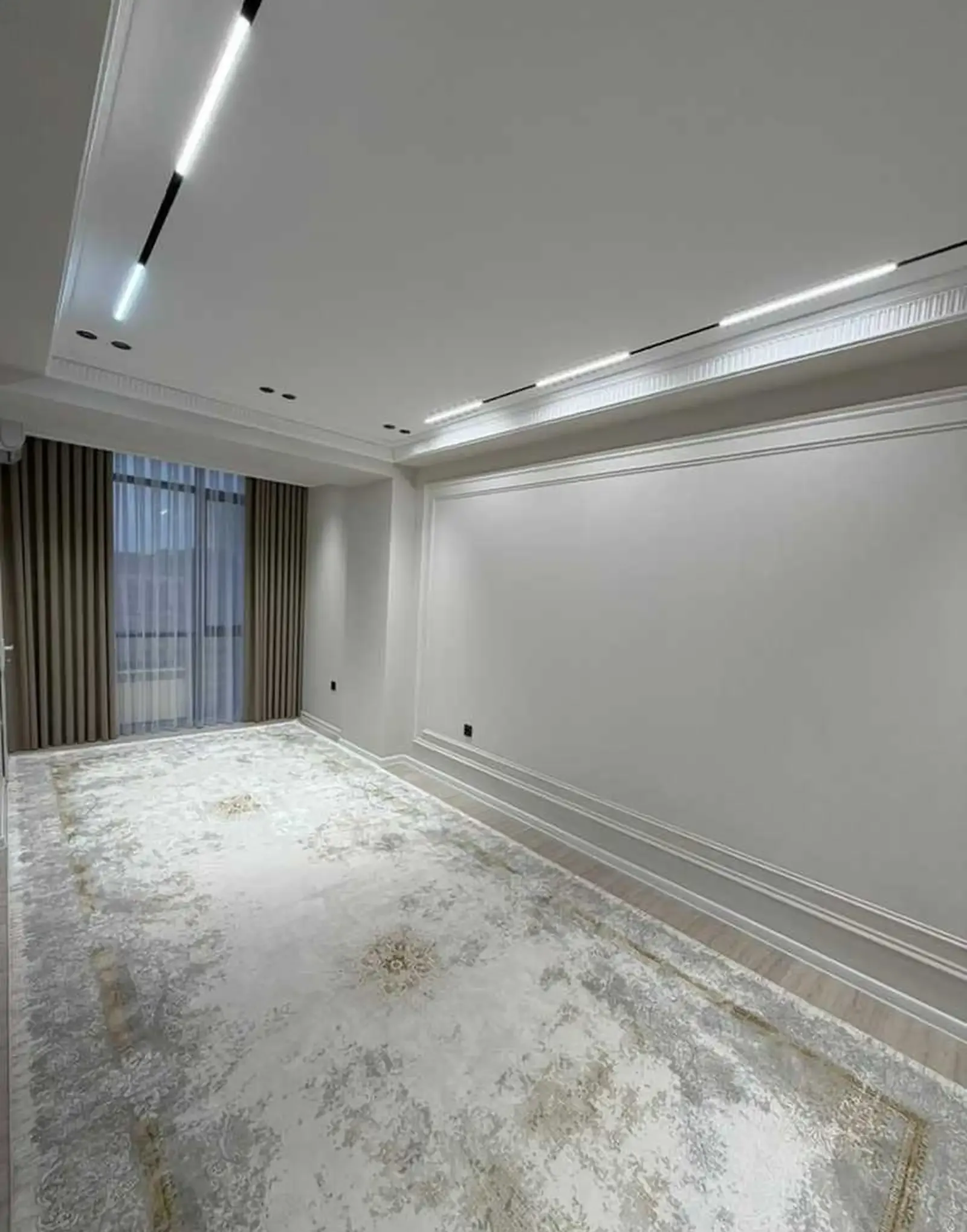 2-комн. квартира, 15 этаж, 100м², Поликиленикаи 1