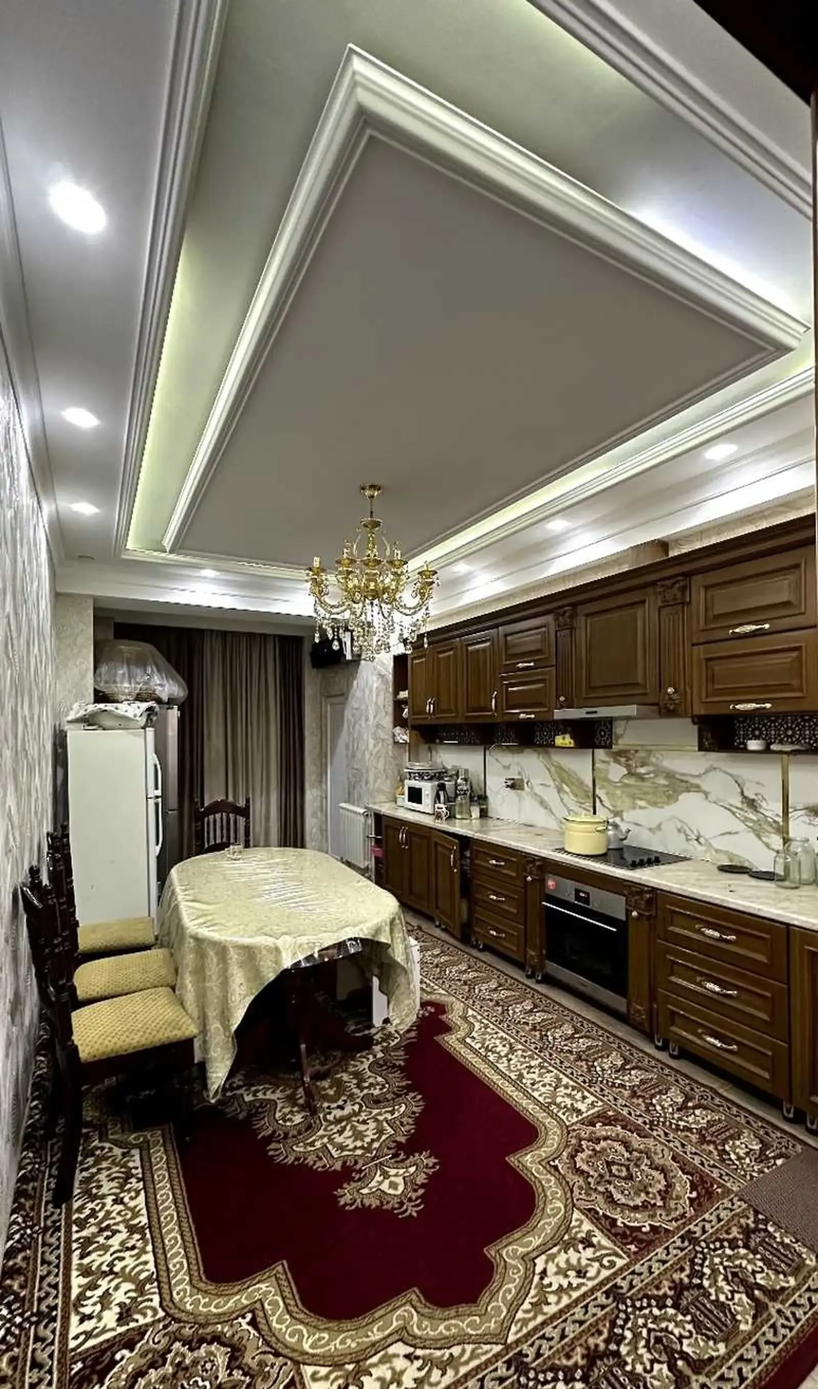 3-комн. квартира, 2 этаж, 130м², И Сомони Сафо