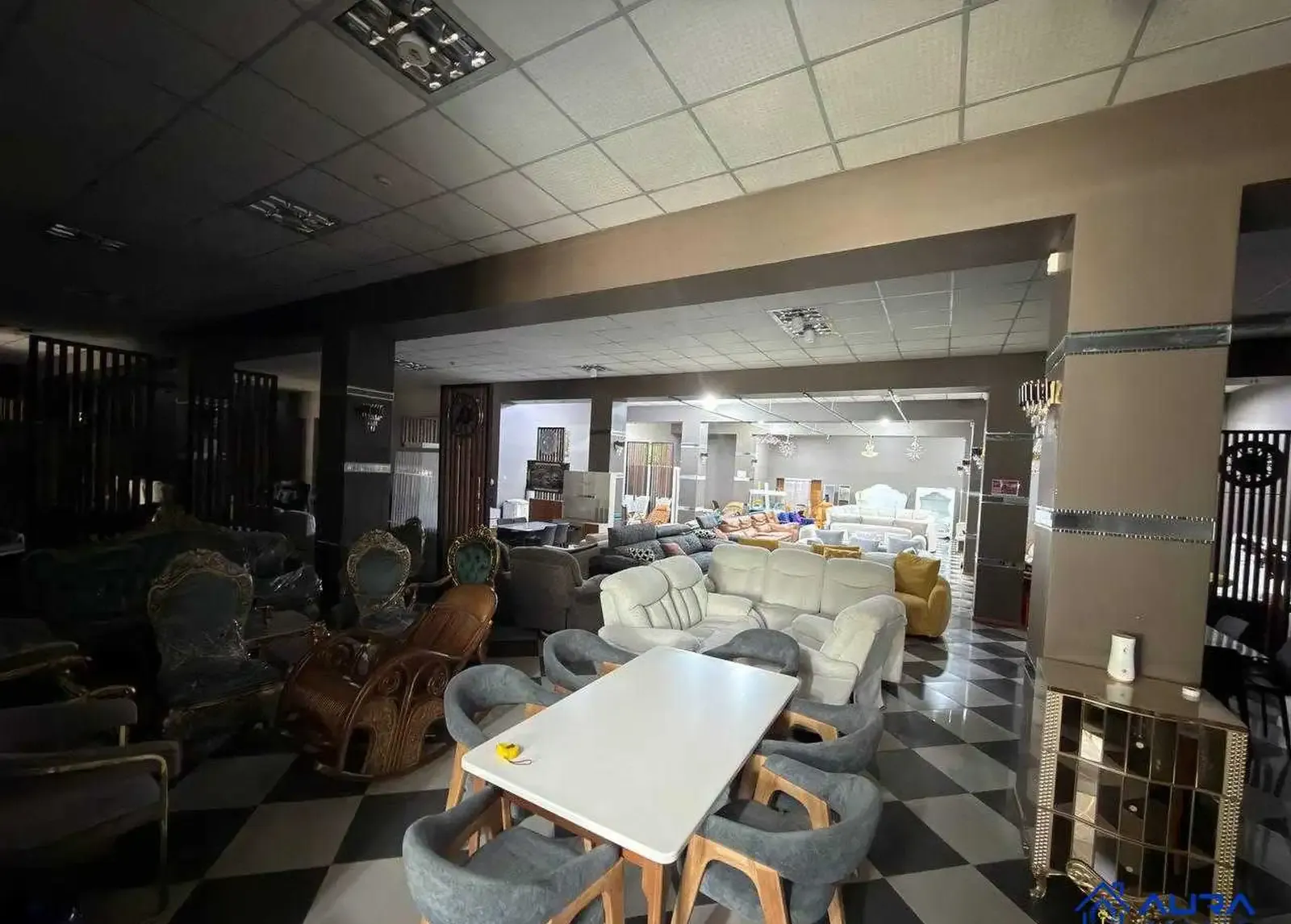 Помещение под магазин / салон, 702м², Сино 33мкр