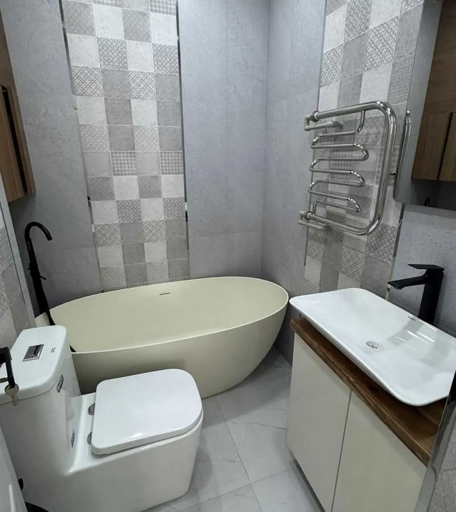 4-комн. квартира, 12 этаж, 145м², Славянский Университет пушкина Аптекаи