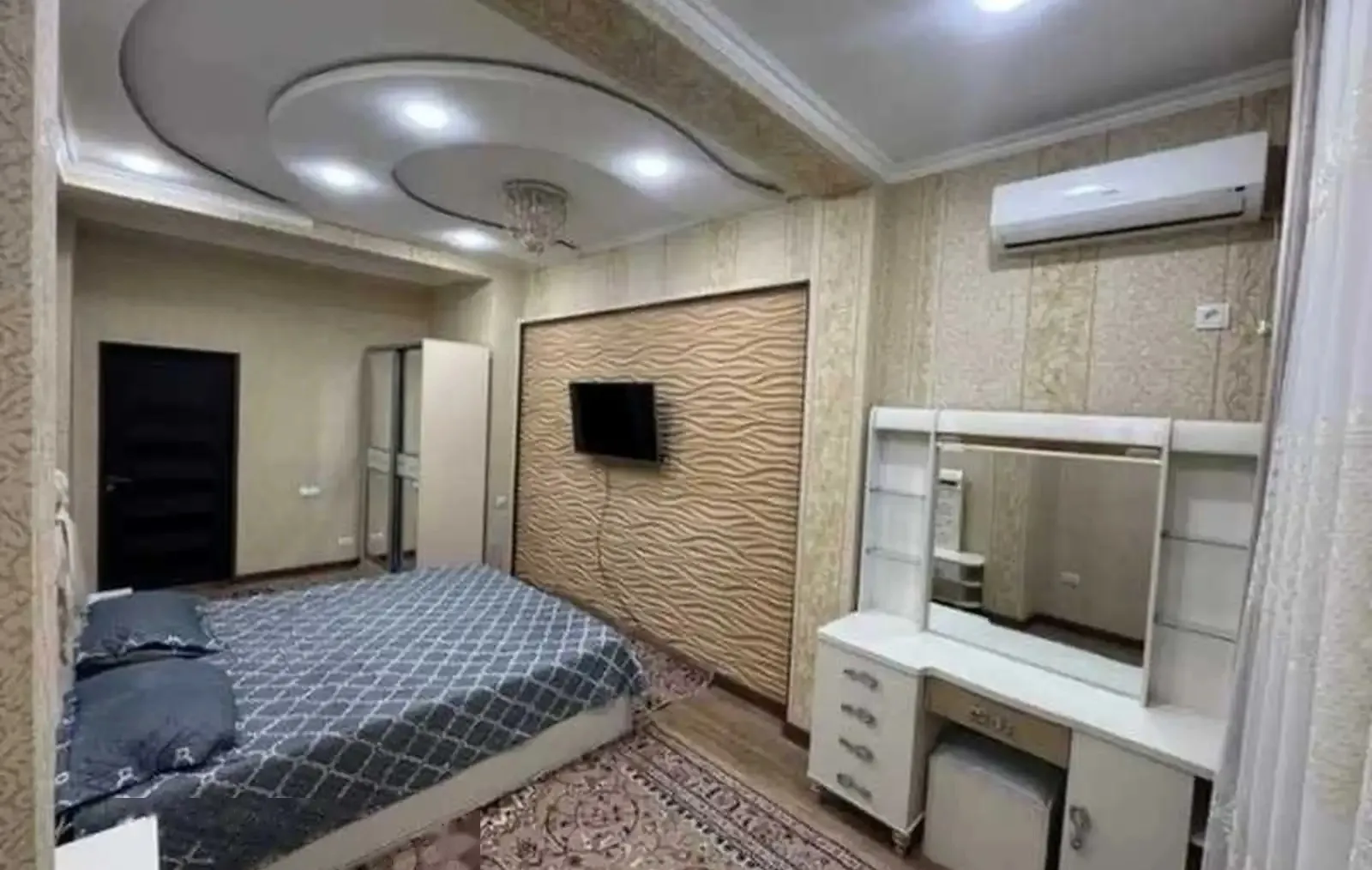 2-комн. квартира, 10 этаж, 60м², голубой экран