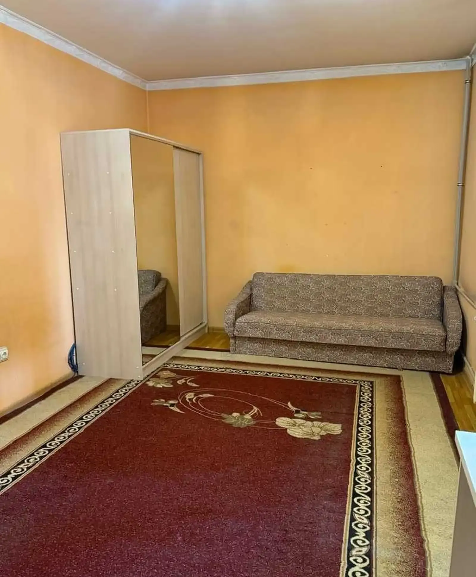 4-комн. квартира, 3 этаж, 65м², 46 мкр, доми Форель