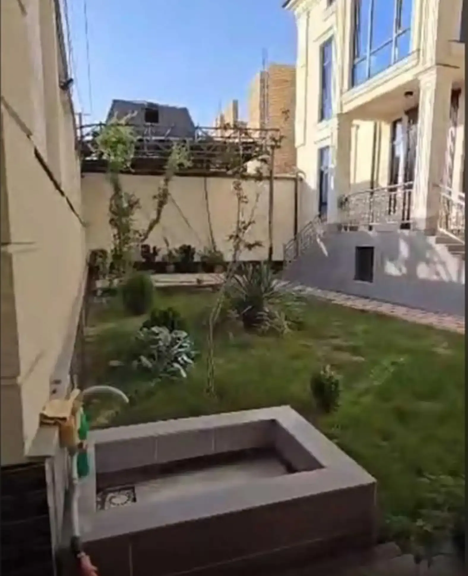 2-этажный, 12 комнатный дом, 550 м², Шохмансур