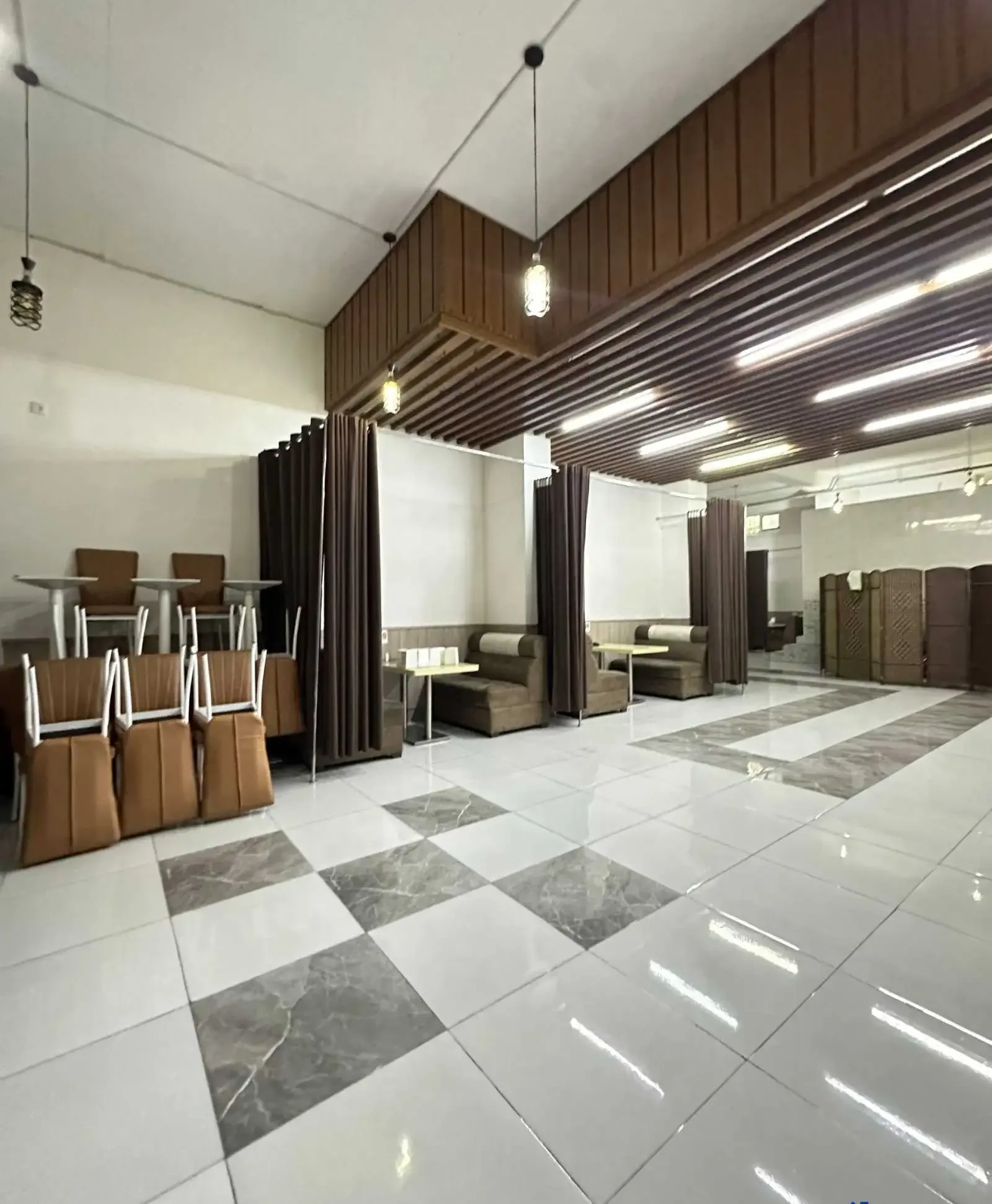 Помещение под ресторан / бар, 444м², Сино Караболо
