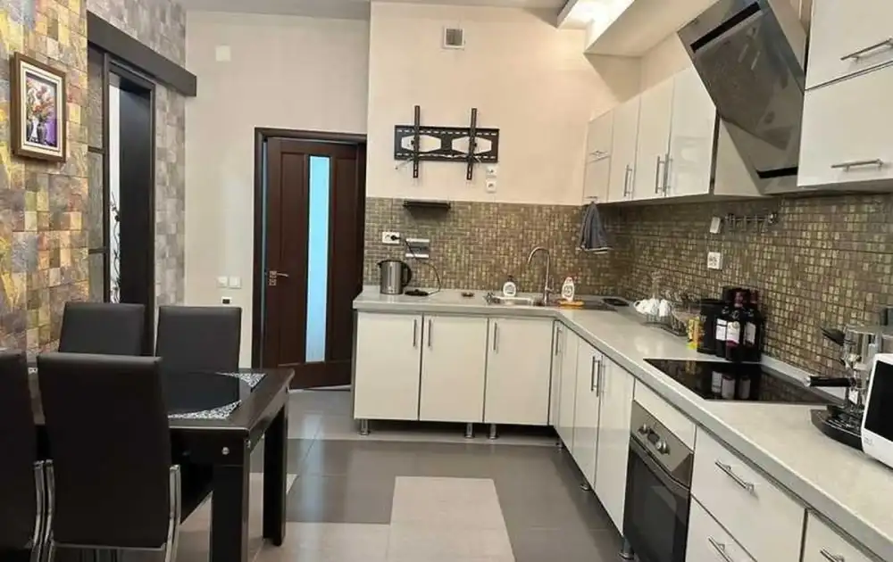 2-комн. квартира, 4 этаж, 110м², Сафина,Дом печать дом Швили
