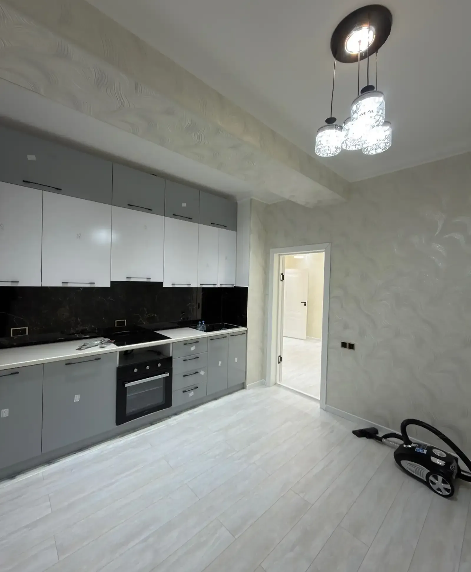 2-комн. квартира, 18 этаж, 60м², Шохмансур, Айни