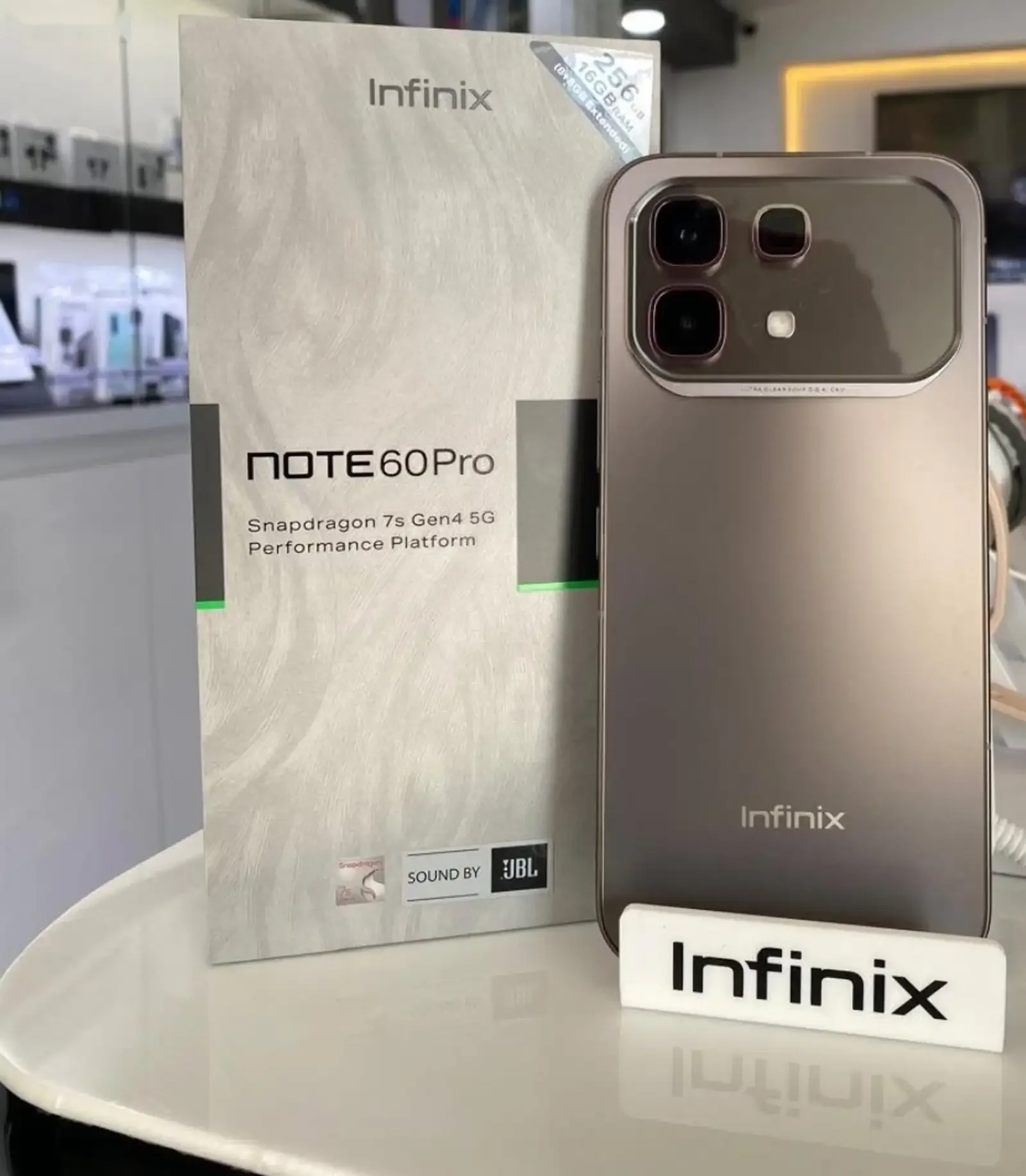 Infinix Note 60 pro 24/256Gb titanium — фото 4