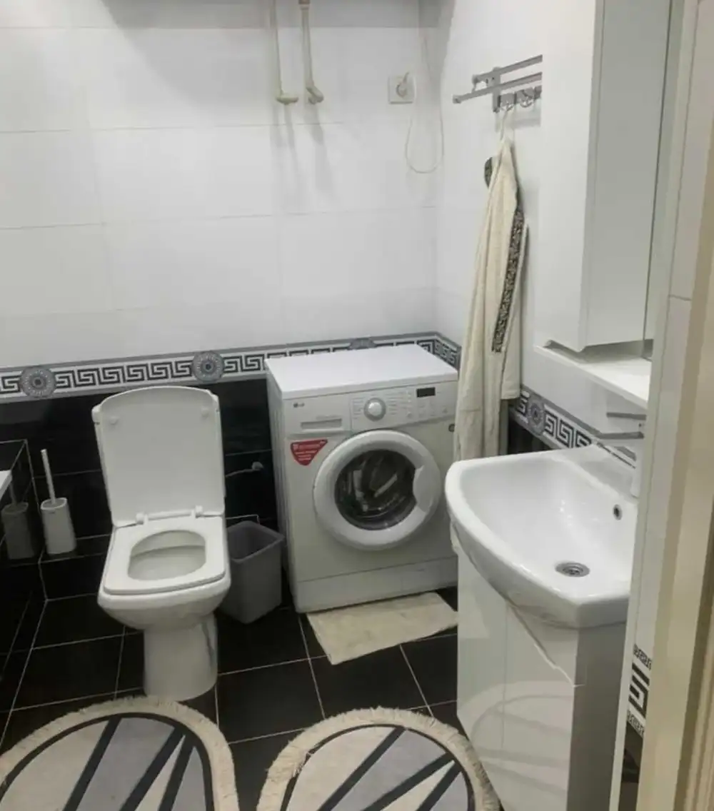 2-комн. квартира, 2 этаж, 65м², Сомони назди Бозори Мехргон пушти Бонки Эсхата