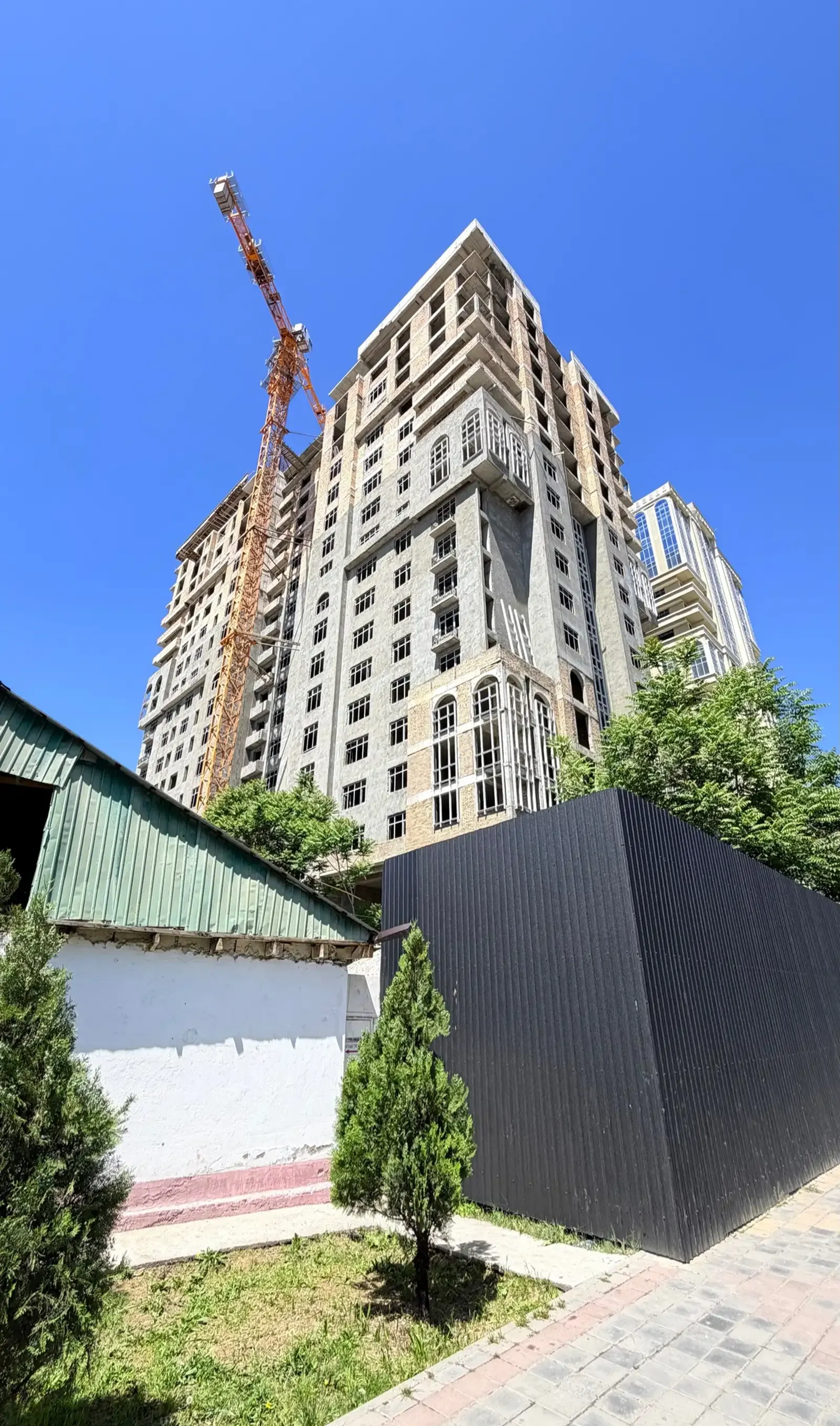 2-комн. квартира, 15 этаж, 93 м², Шохмансур, пушти Ҳукумат