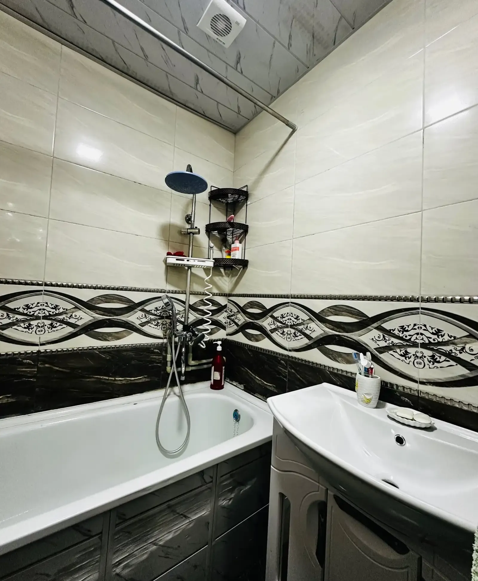 3-комн. квартира, 8 этаж, 82 м², гипразем/сино