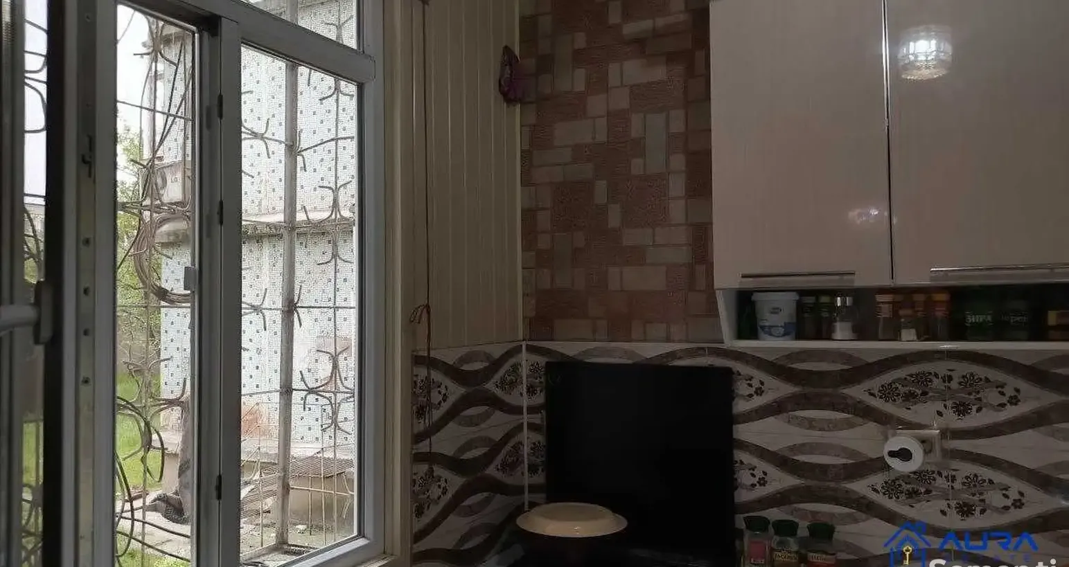 3-комн. квартира, 1 этаж, 61 м², Фирдавси