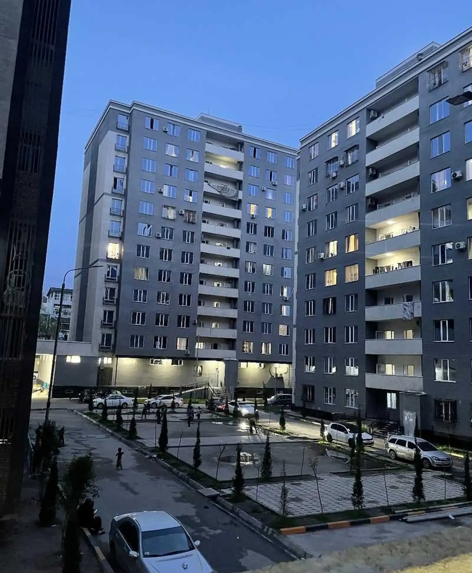 3-комн. квартира, 9 этаж, 98м², 33 мкр на против детская стоматология