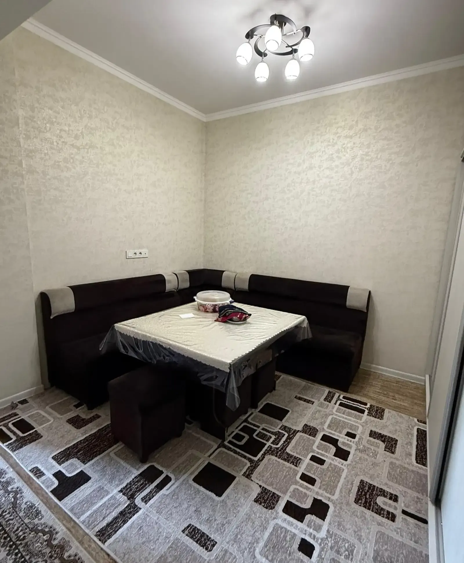 3-комн. квартира, 9 этаж, 87 м², Базар Меҳргон