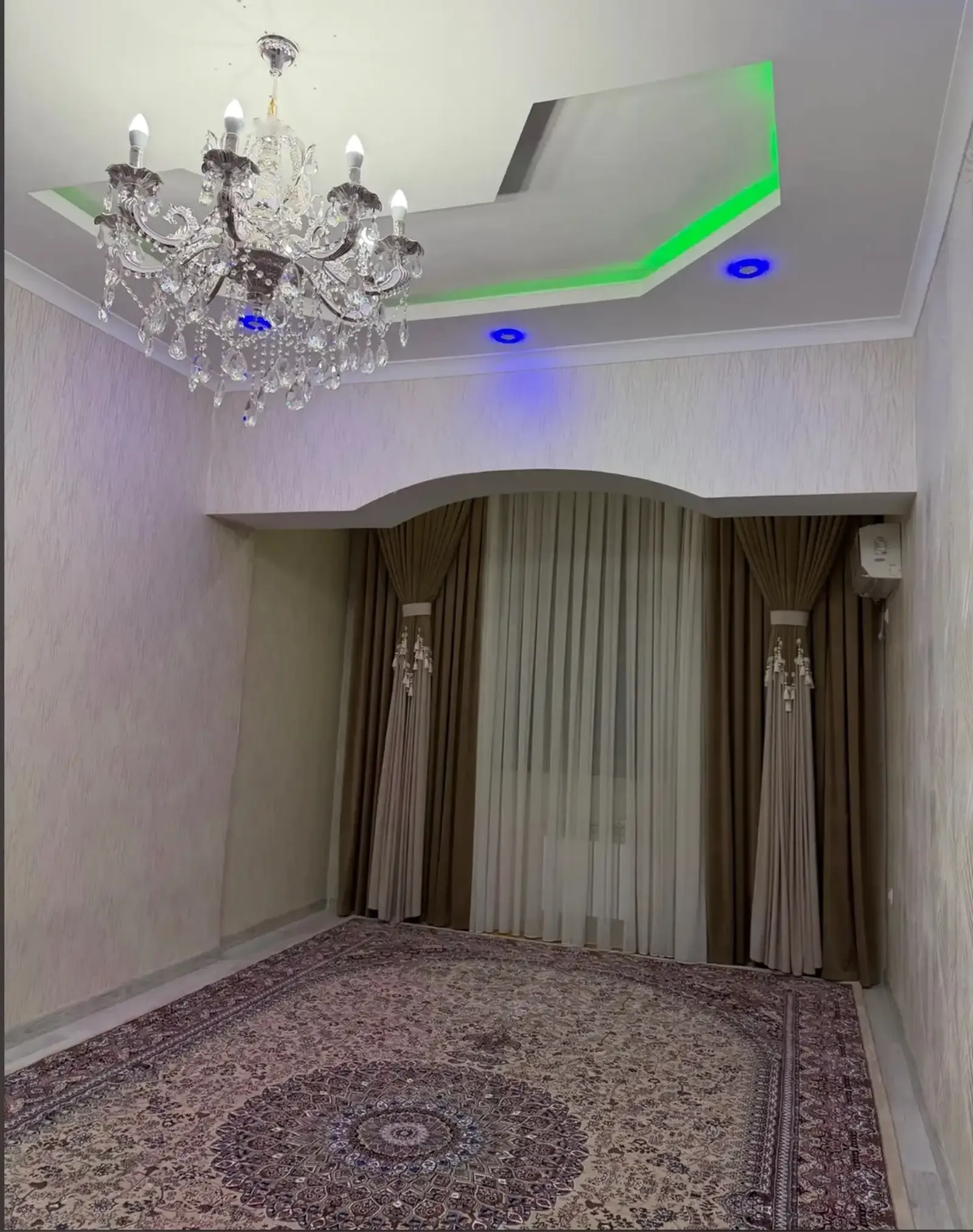 2-комн. квартира, 4 этаж, 67м², сино