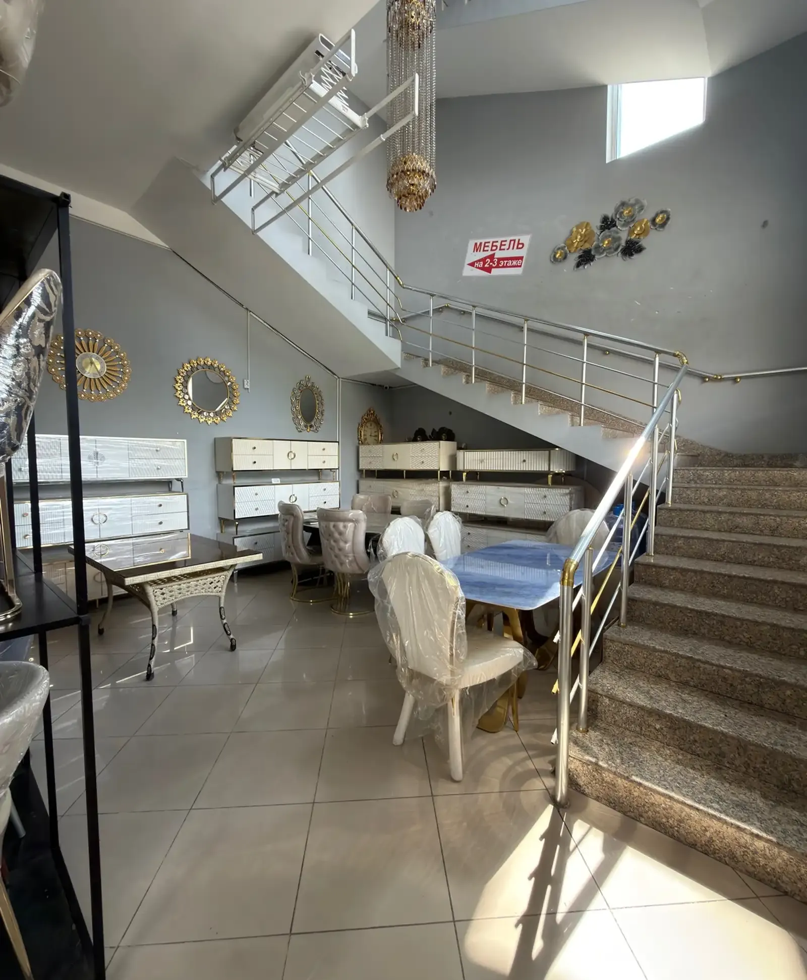Помещение под магазин / салон, 2500м², Сино 33мкр